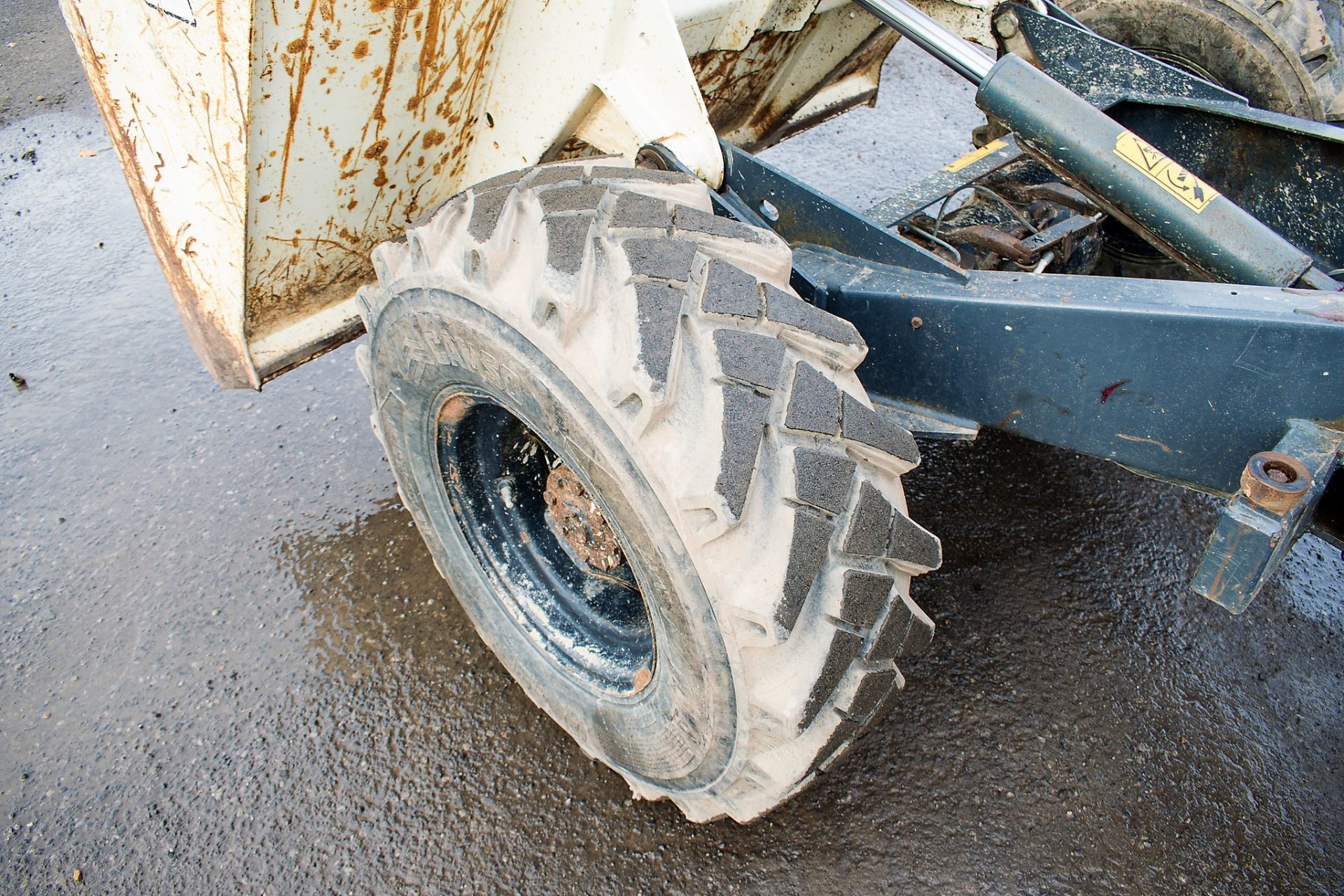 Benford Terex 3 tonne straight skip dumper Year: 2006 S/N: E601FC173 Recorded Hours: 2397 D818 - Image 12 of 19