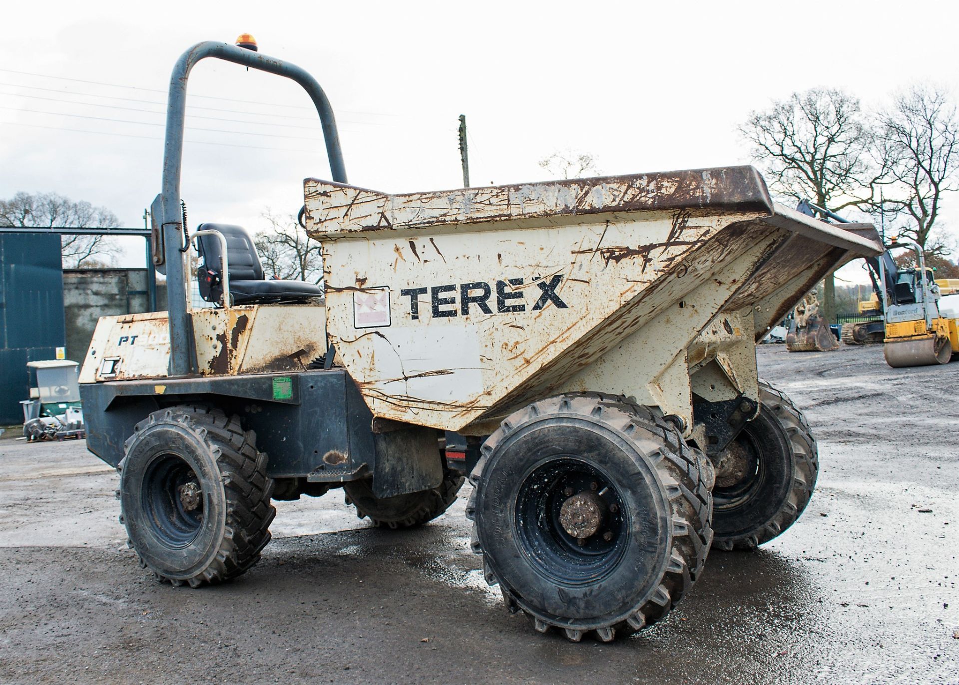 Benford Terex 3 tonne straight skip dumper Year: 2006 S/N: E601FC173 Recorded Hours: 2397 D818 - Image 2 of 19