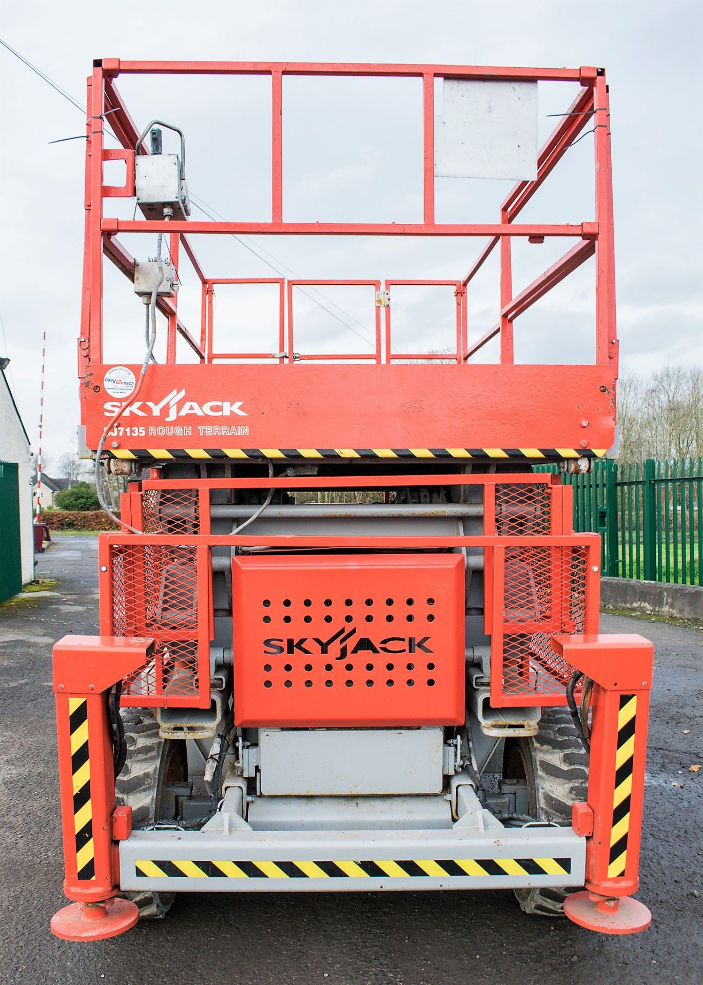 Skyjack SJ7135 RT diesel driven rough terrain scissor lift access platform Year: 2005 S/N: 341429 - Image 5 of 15