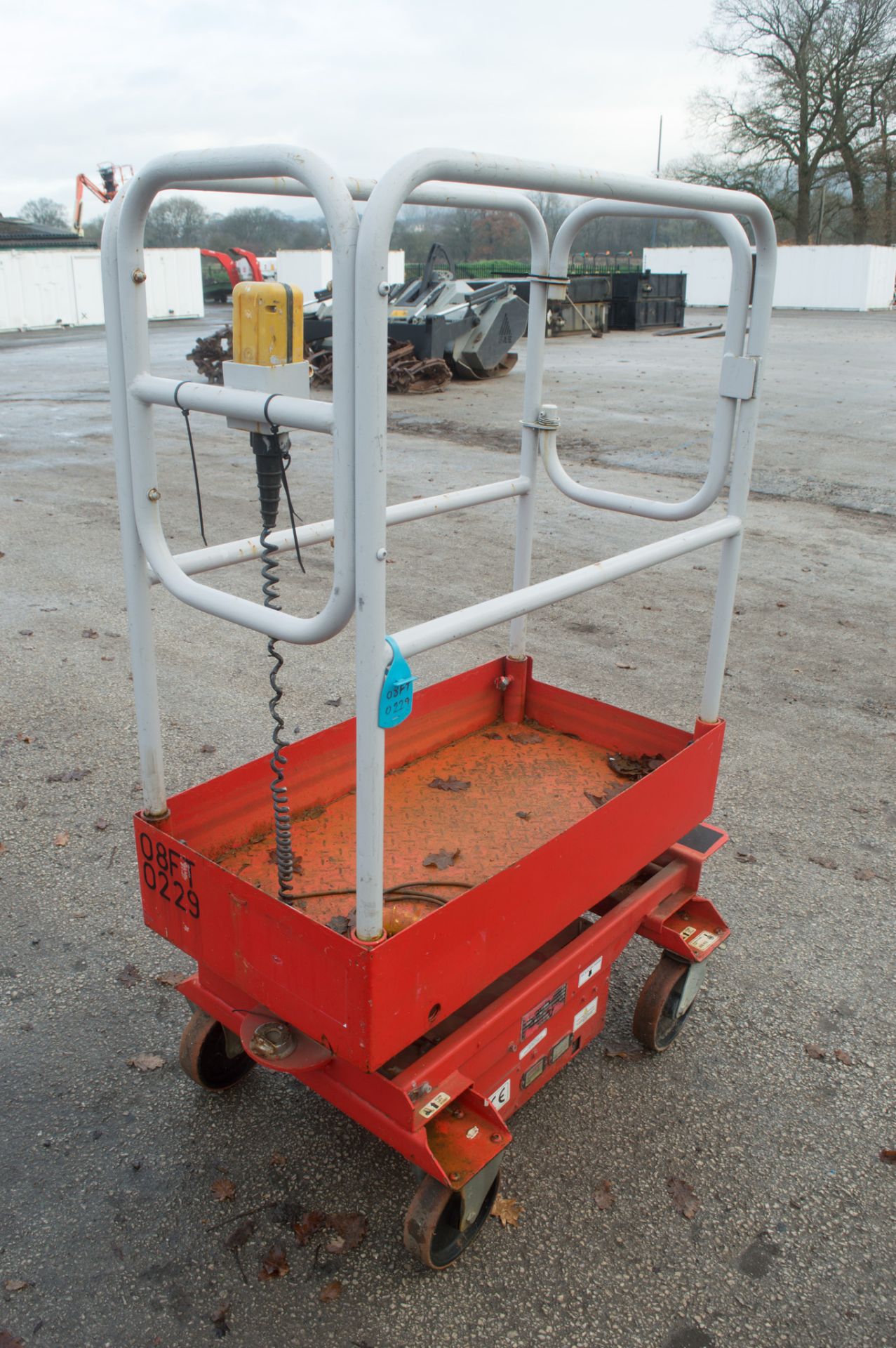 Pop Up push along battery electric access platform 08FT-0229 - Image 2 of 2