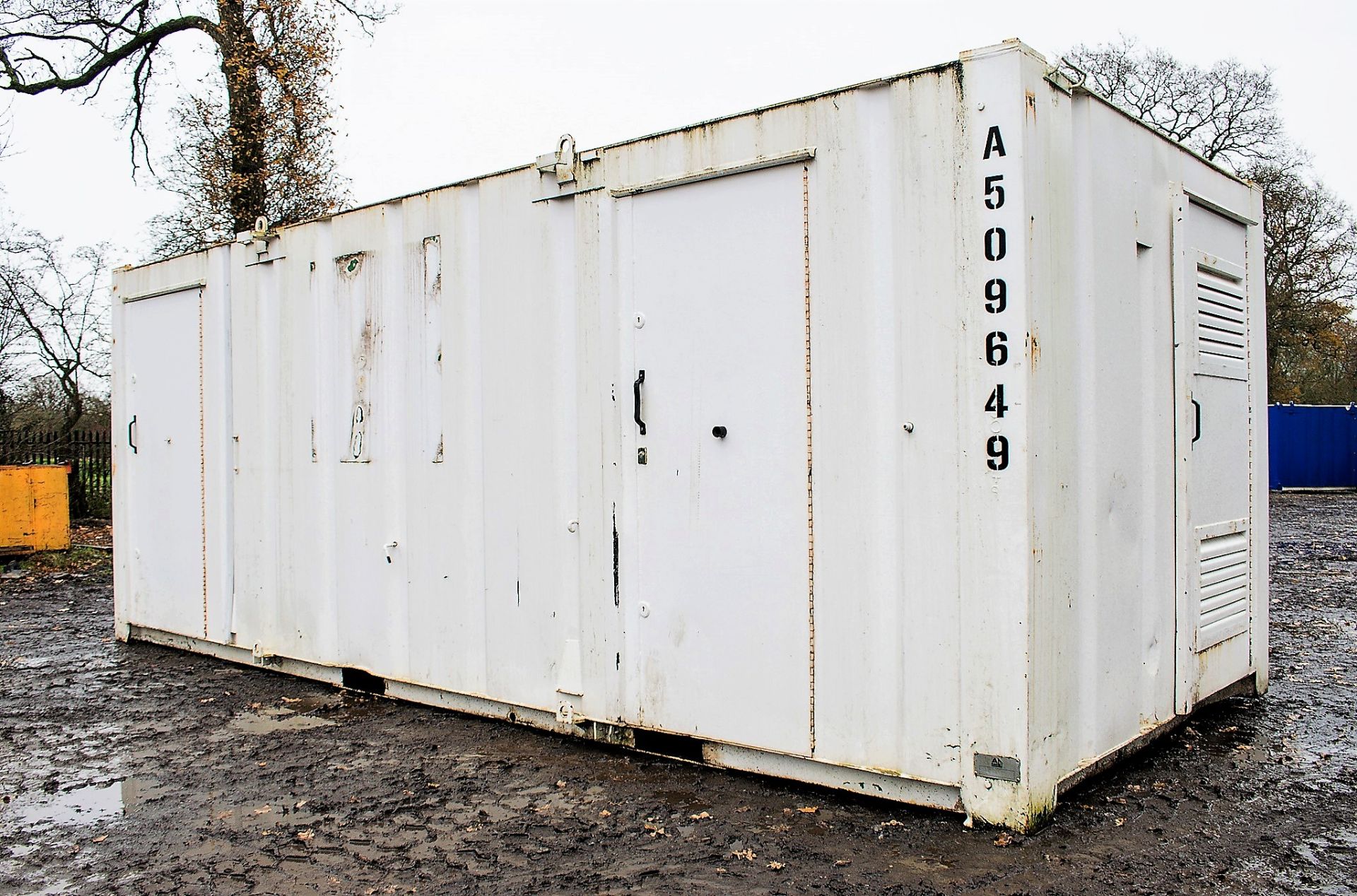 21 ft x 9 ft steel anti vandal welfare site unit Comprising of: canteen, toilet & generator room c/w - Image 2 of 13