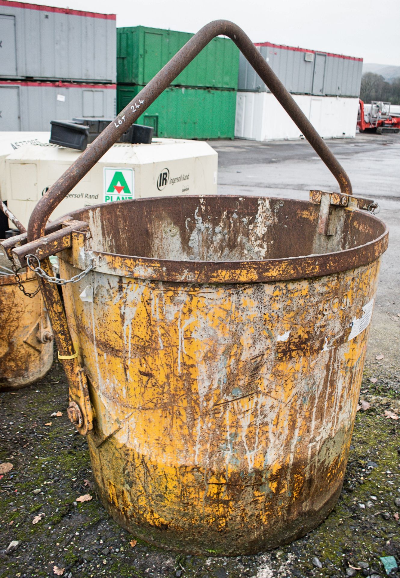 1000 litre steel tipping tub