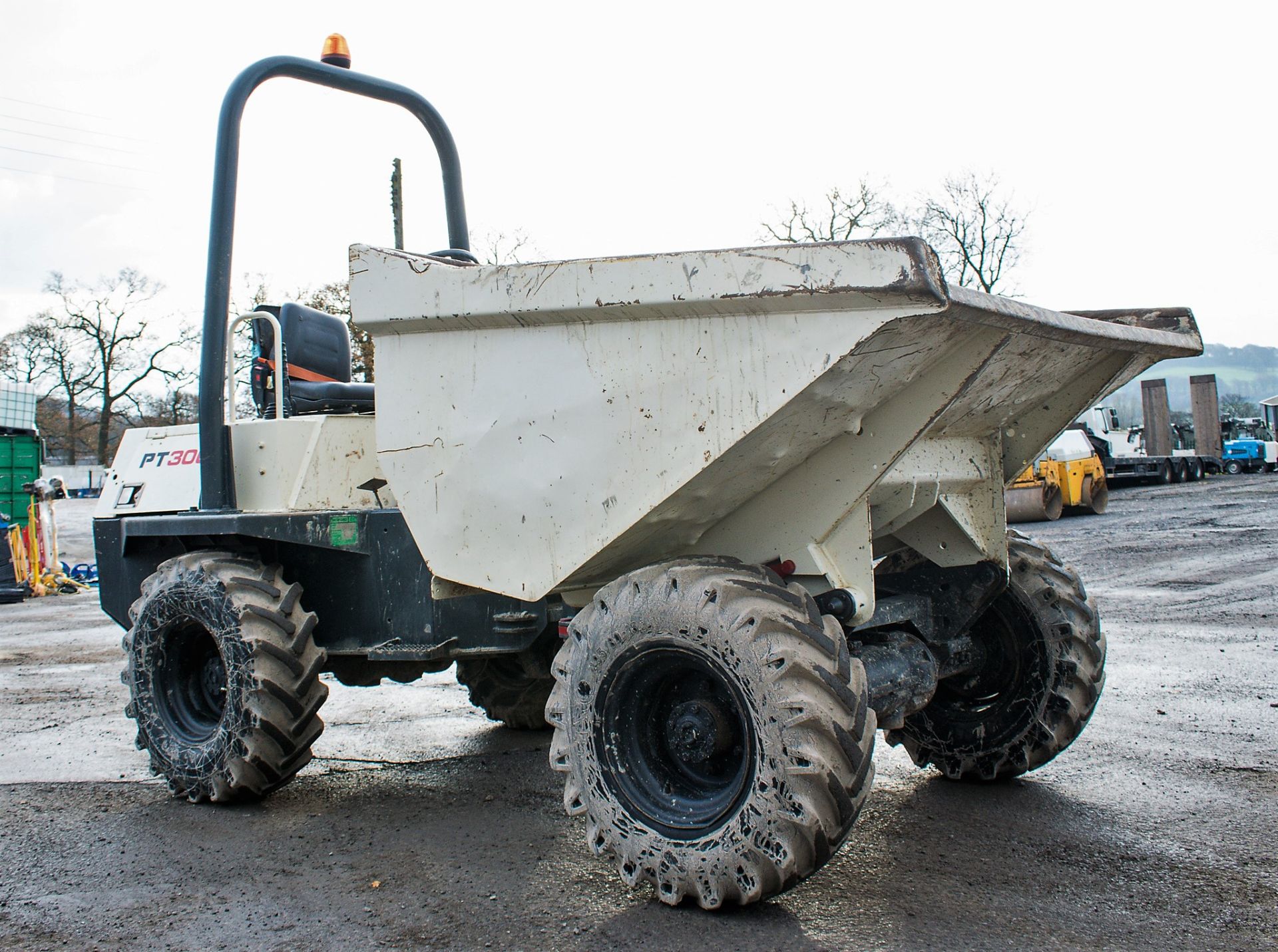 Benford Terex 3 tonne straight skip dumper Year: 2005 S/N: E512FR001 Recorded Hours: 2620 D1272 - Image 2 of 19