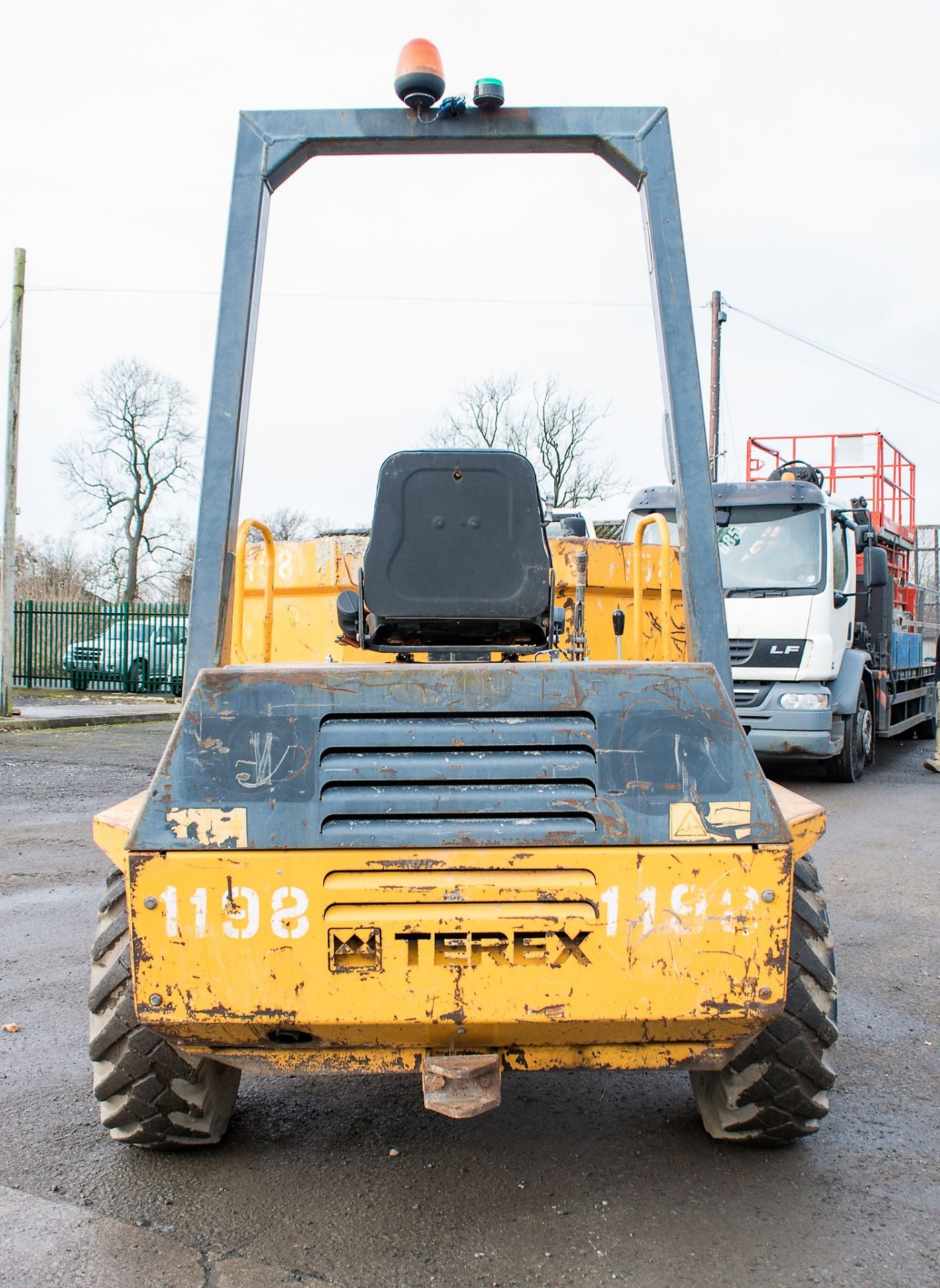 Benford Terex 3 tonne swivel skip dumper Year: 2005 S/N: E510FD211 Recorded Hours: 2307 D1198 - Image 6 of 19