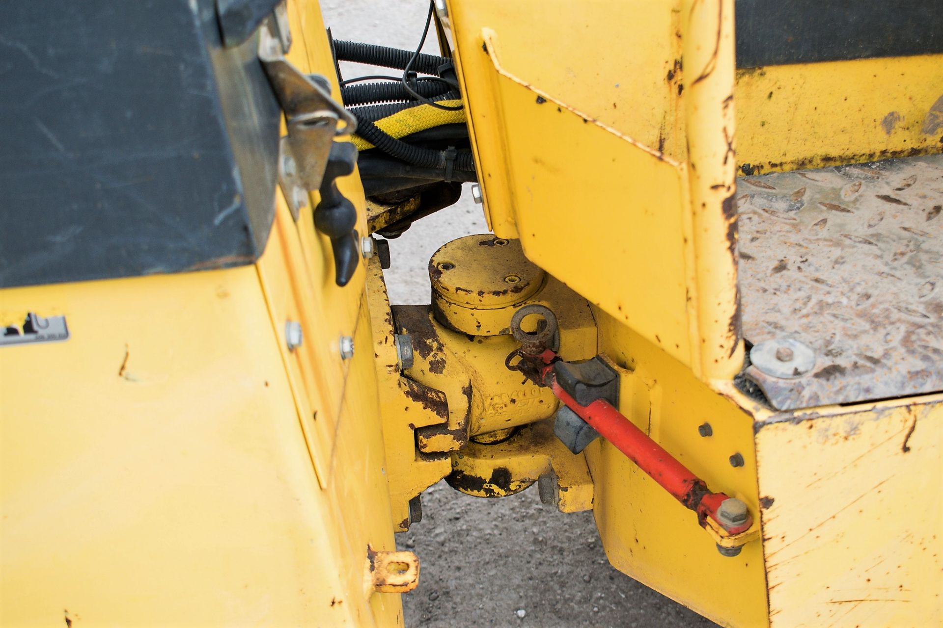 Bomag BW80 AD-2 double drum ride on roller Year: 2006 S/N: 426837 Recorded Hours: 770 R1291 - Image 11 of 13