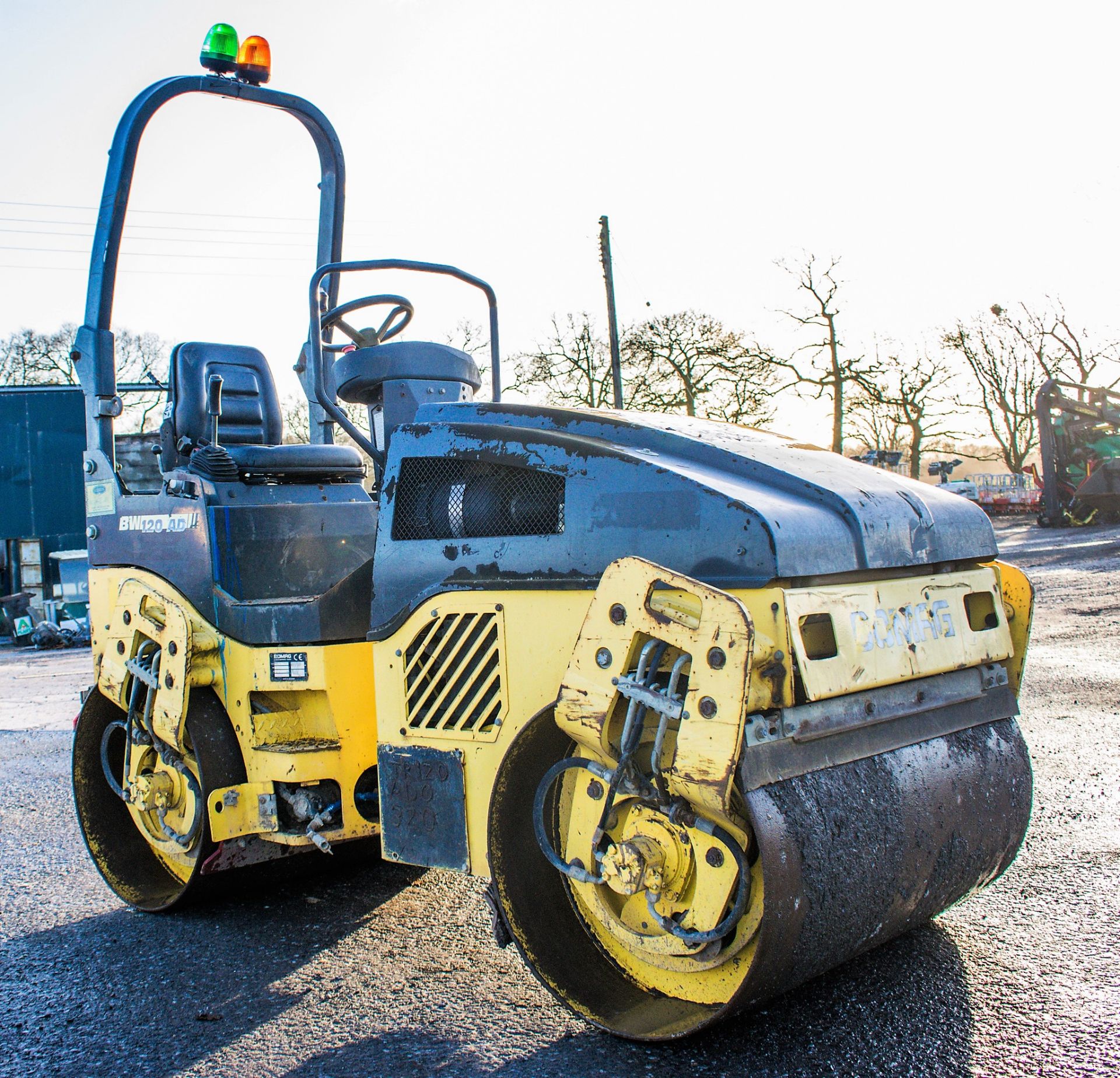 Bomag BW120 AD-4 double drum ride on roller Year: 2005 S/N: 21623 Recorded Hours: 408 R1282 - Image 2 of 14