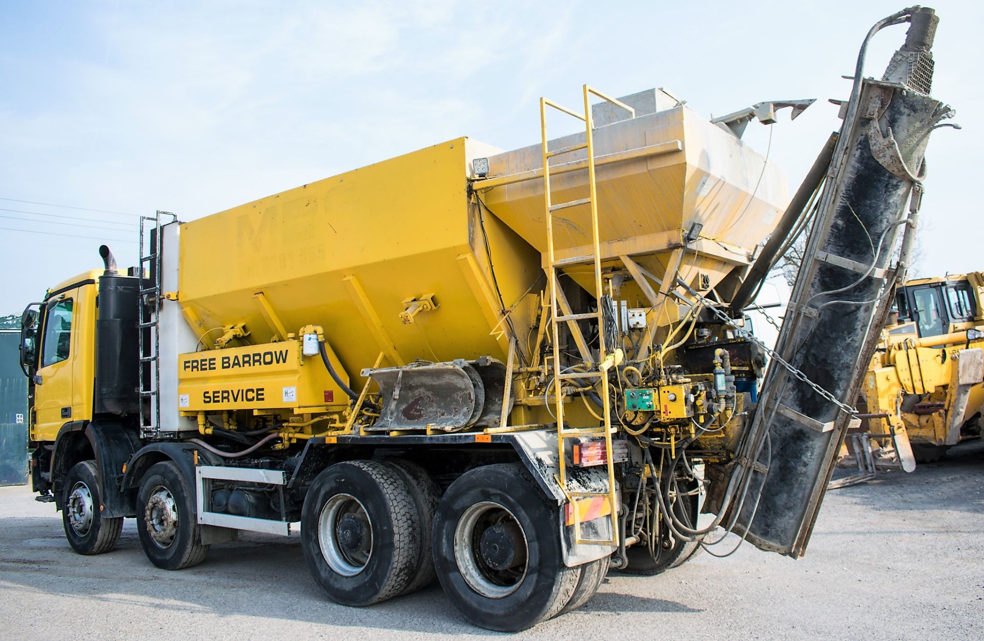 Mercedes Benz Actross 32 tonne 8 wheel volumetric mixer wagon Registration Number: GN57 ONT Date - Image 3 of 13