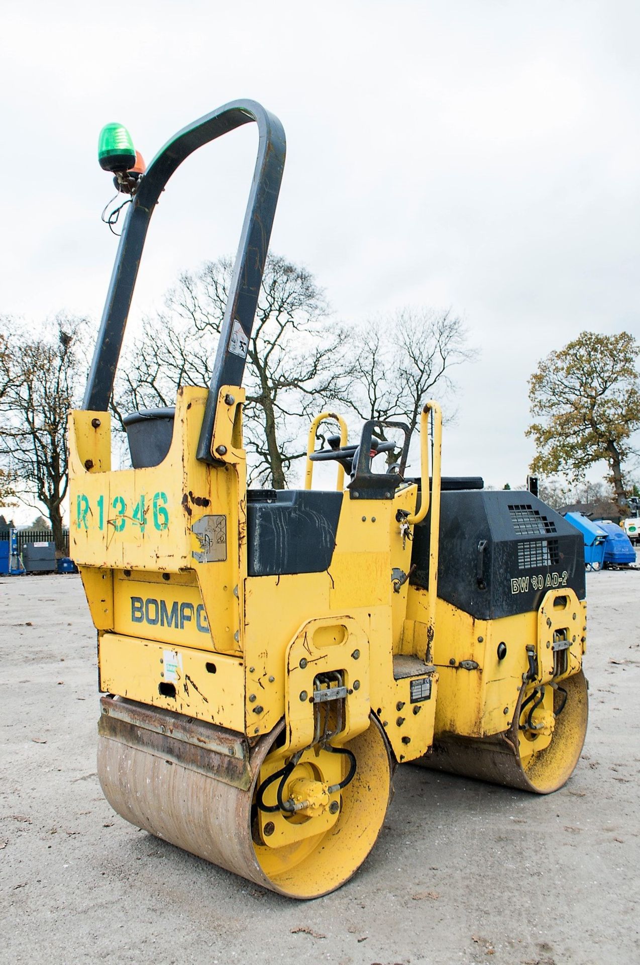 Bomag BW80 AD-2 double drum ride on roller Year: 2006 S/N: 426240 Recorded Hours: 396 R1346 - Image 4 of 13