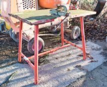 Ridgid collapsible work bench c/w engineer's & pipe vices