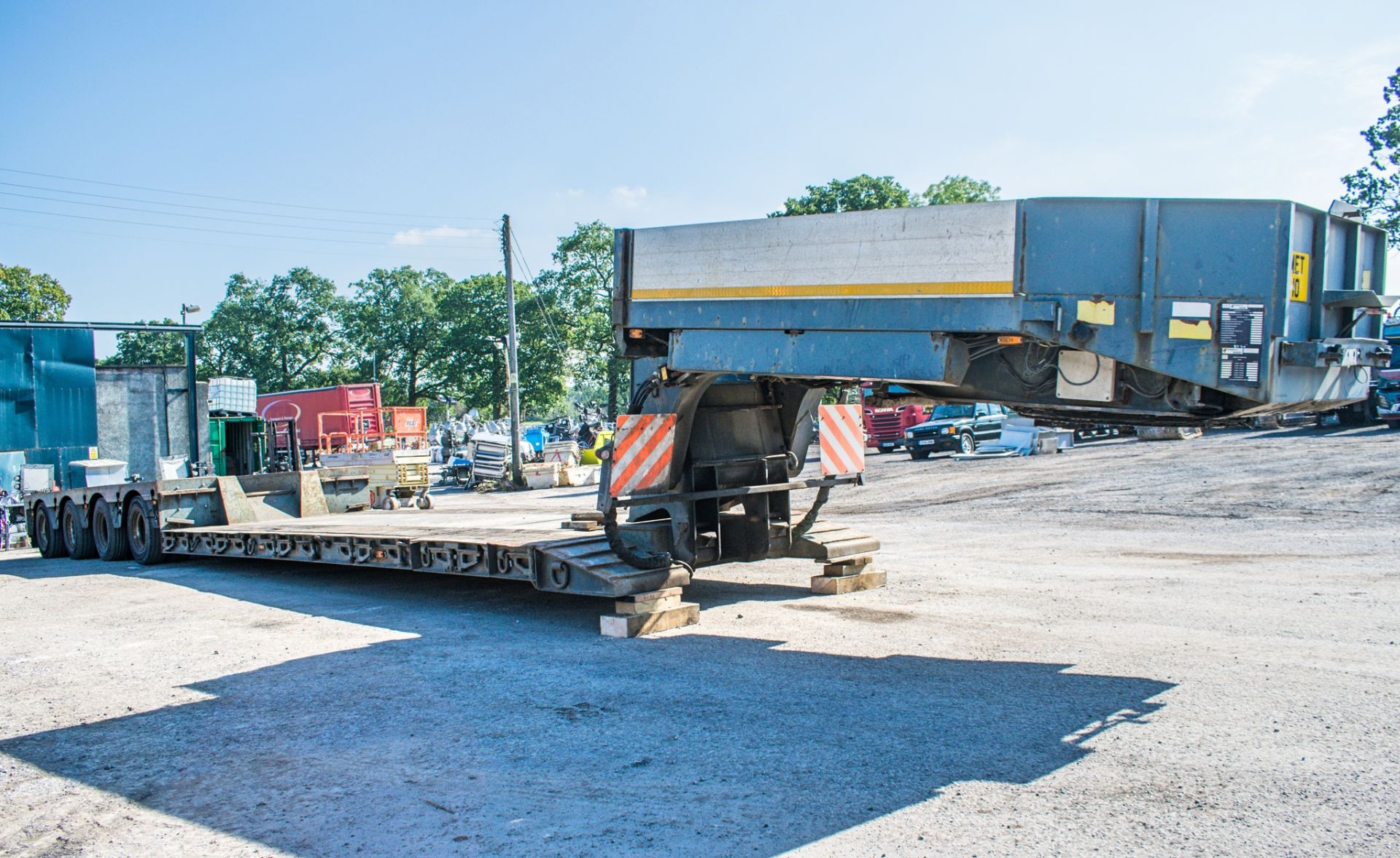 Faymonville STBZ-4VA 4 axle rear steer low loader semi trailer Serial Number: 113405 - Image 2 of 13