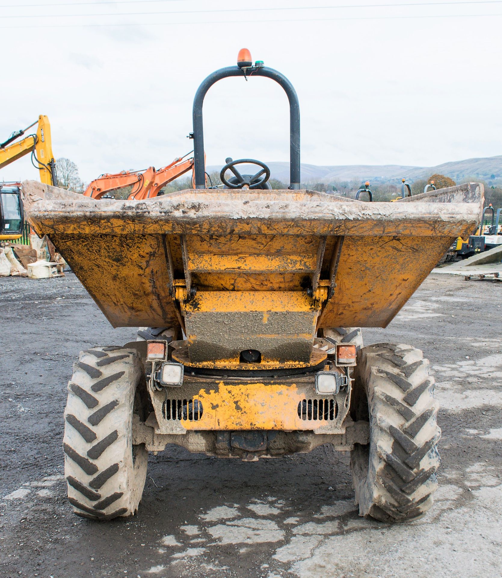 Thwaites 3 tonne swivel skip dumper Year: 2008 S/N: C2408 Recorded Hours: 2424 D1569 - Image 5 of 18