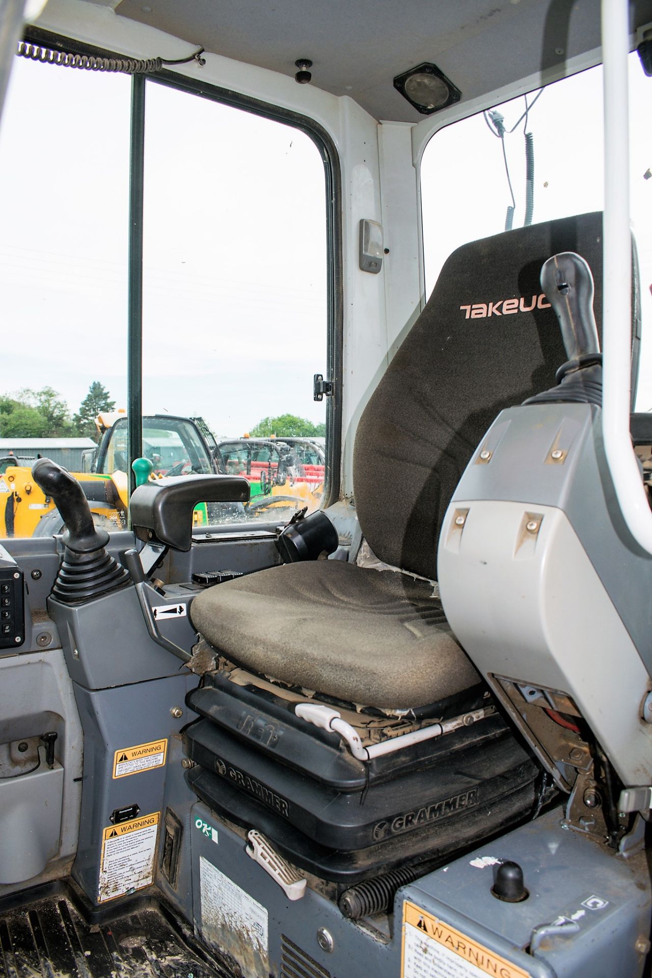 Takeuchi TB228 2.8 tonne rubber tracked mini excavator Year: 2014 S/N: 122803279 Recorded Hours: Not - Image 12 of 12