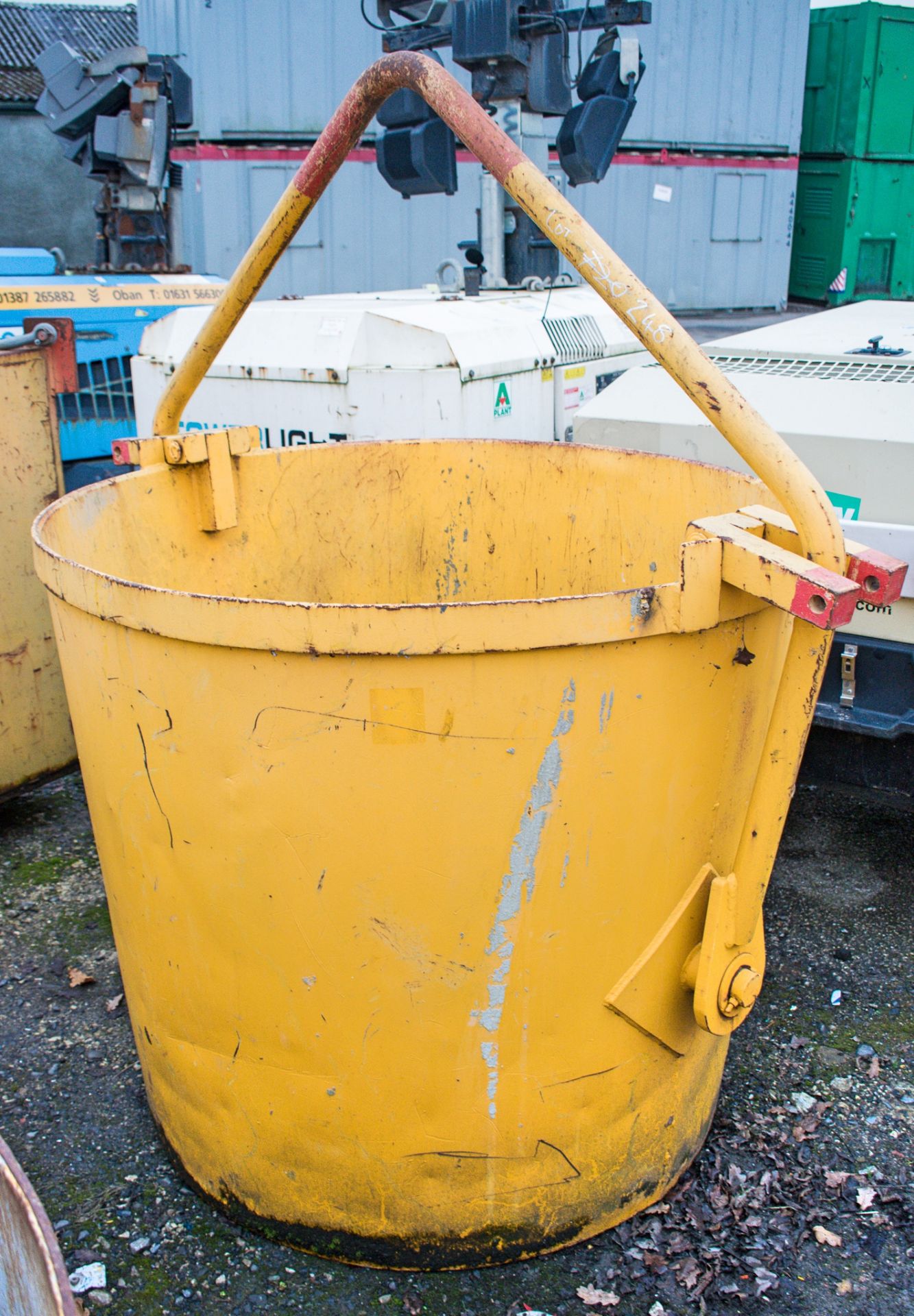 1000 litre steel tipping tub