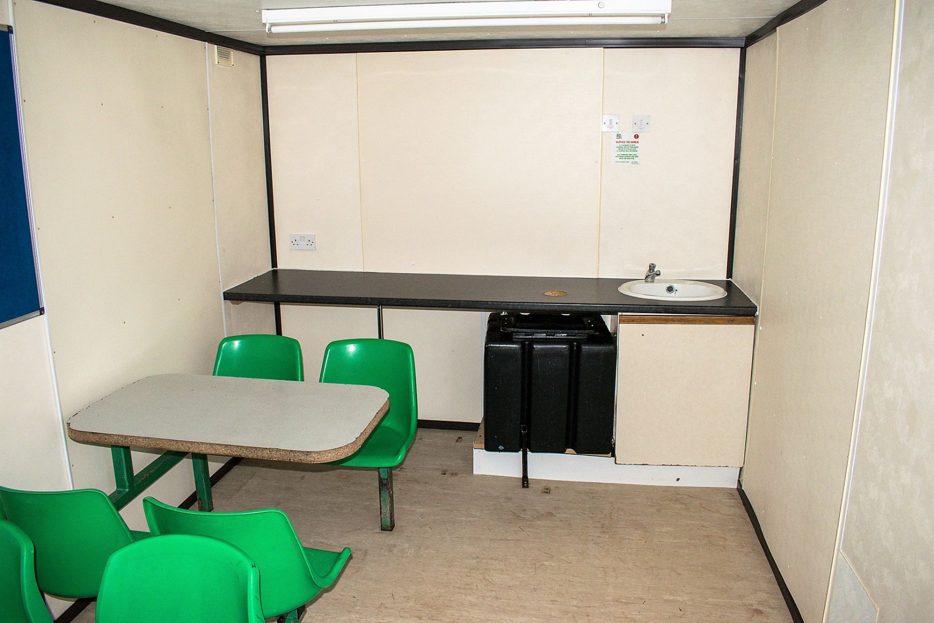 21 ft x 9 ft steel anti vandal welfare site unit Comprising of: canteen, toilet & generator room c/w - Image 7 of 12