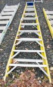 9 tread glass fibre framed aluminium step ladder A639402