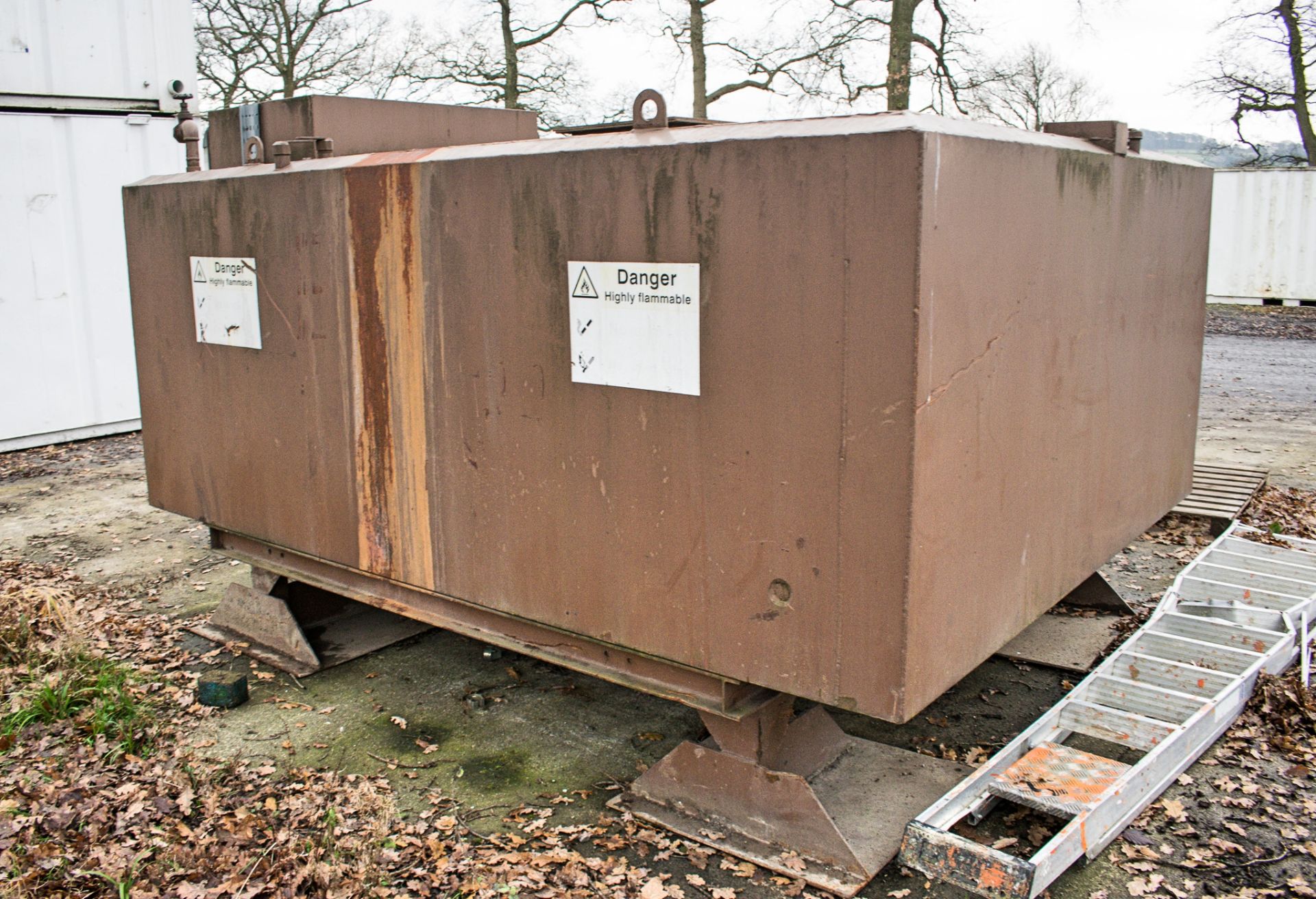 8000 litre steel fuel tank - Image 2 of 3