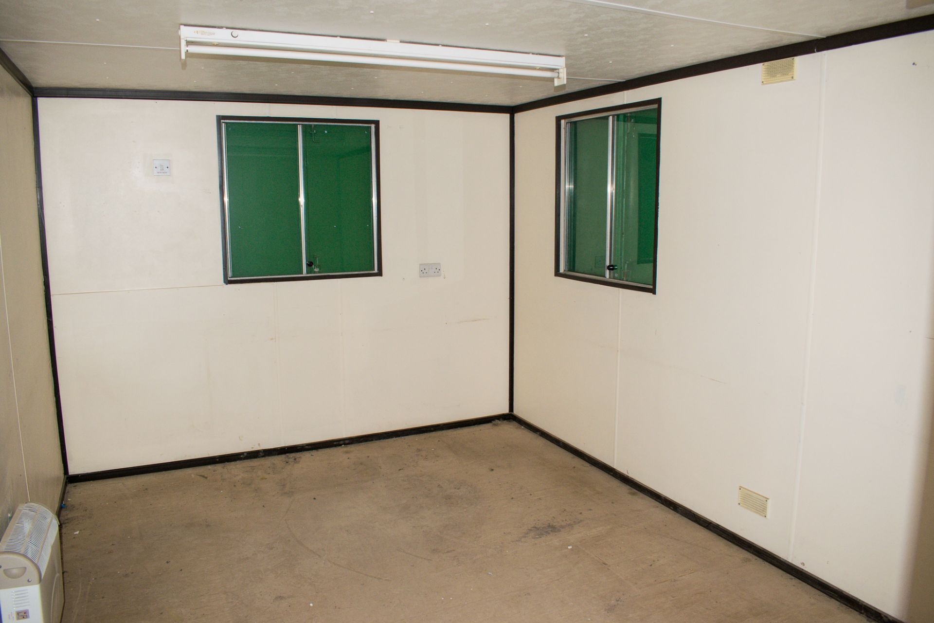 32 ft x 10 ft steel anti vandal office site unit Comprising of: 2 - offices & lobby c/w keys ** Door - Image 7 of 9