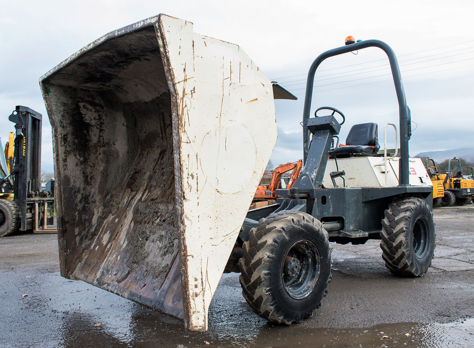 Benford Terex 3 tonne straight skip dumper Year: 2007 S/N: E709FR257 Recorded Hours: 2084 D2087 - Image 7 of 19