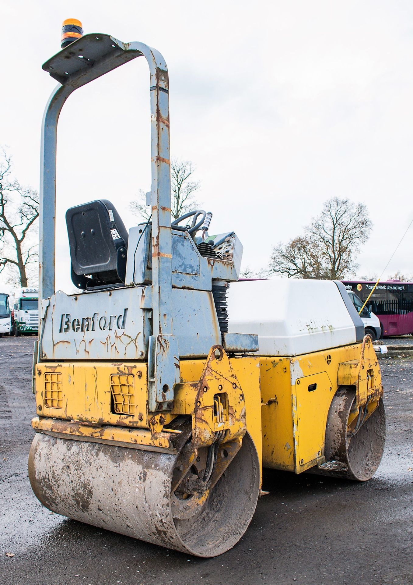 Benford Terex TV1200 double drum ride on roller Year: 2002 S/N: ET02CC033 Recorded Hours: 2434 - Image 4 of 14