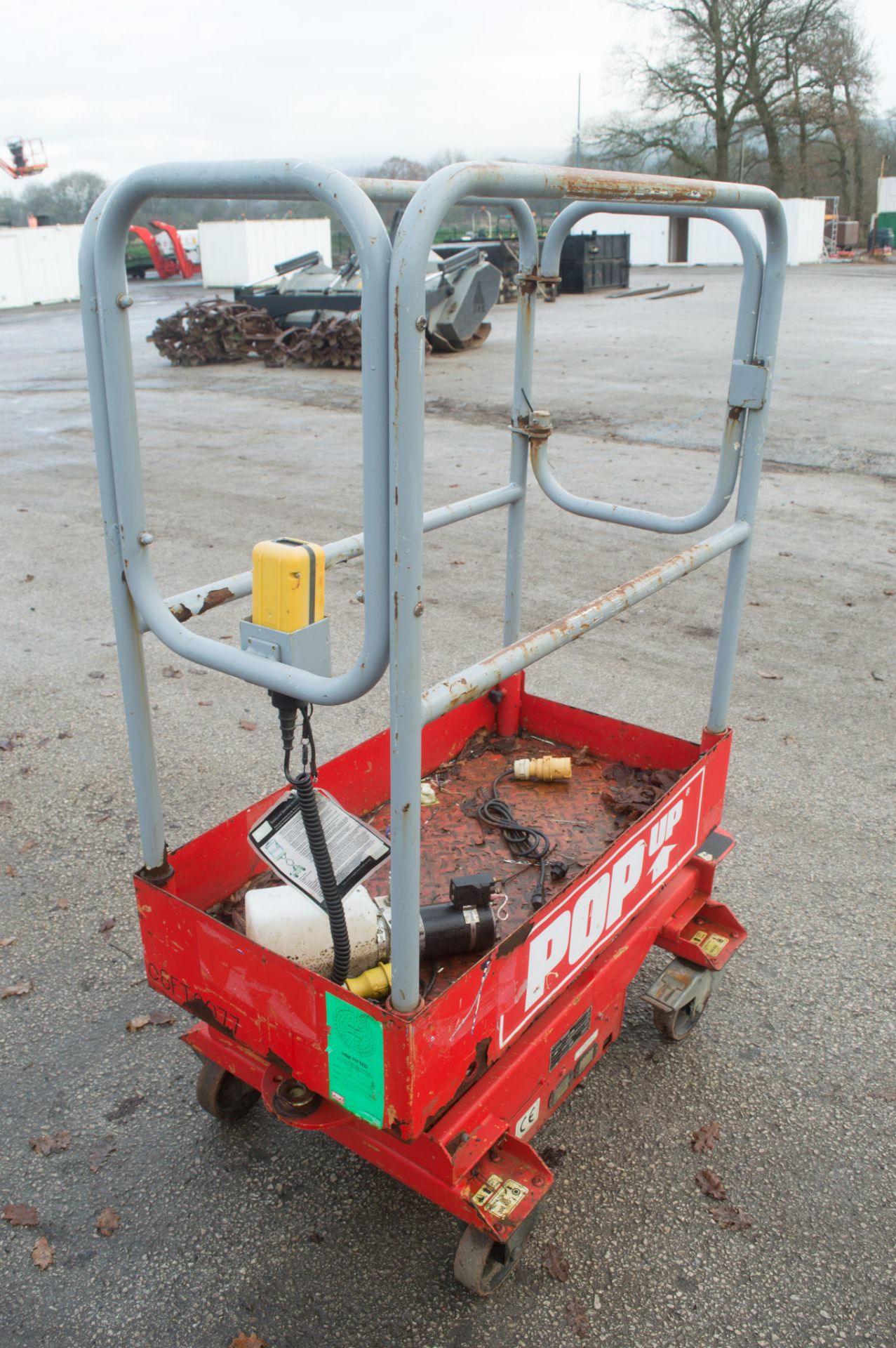 Pop Up push along battery electric access platform 08FT-0077 - Image 2 of 2