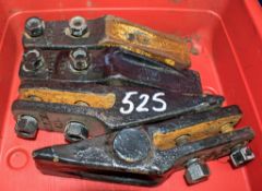 4 - digger bucket teeth c/w carry case