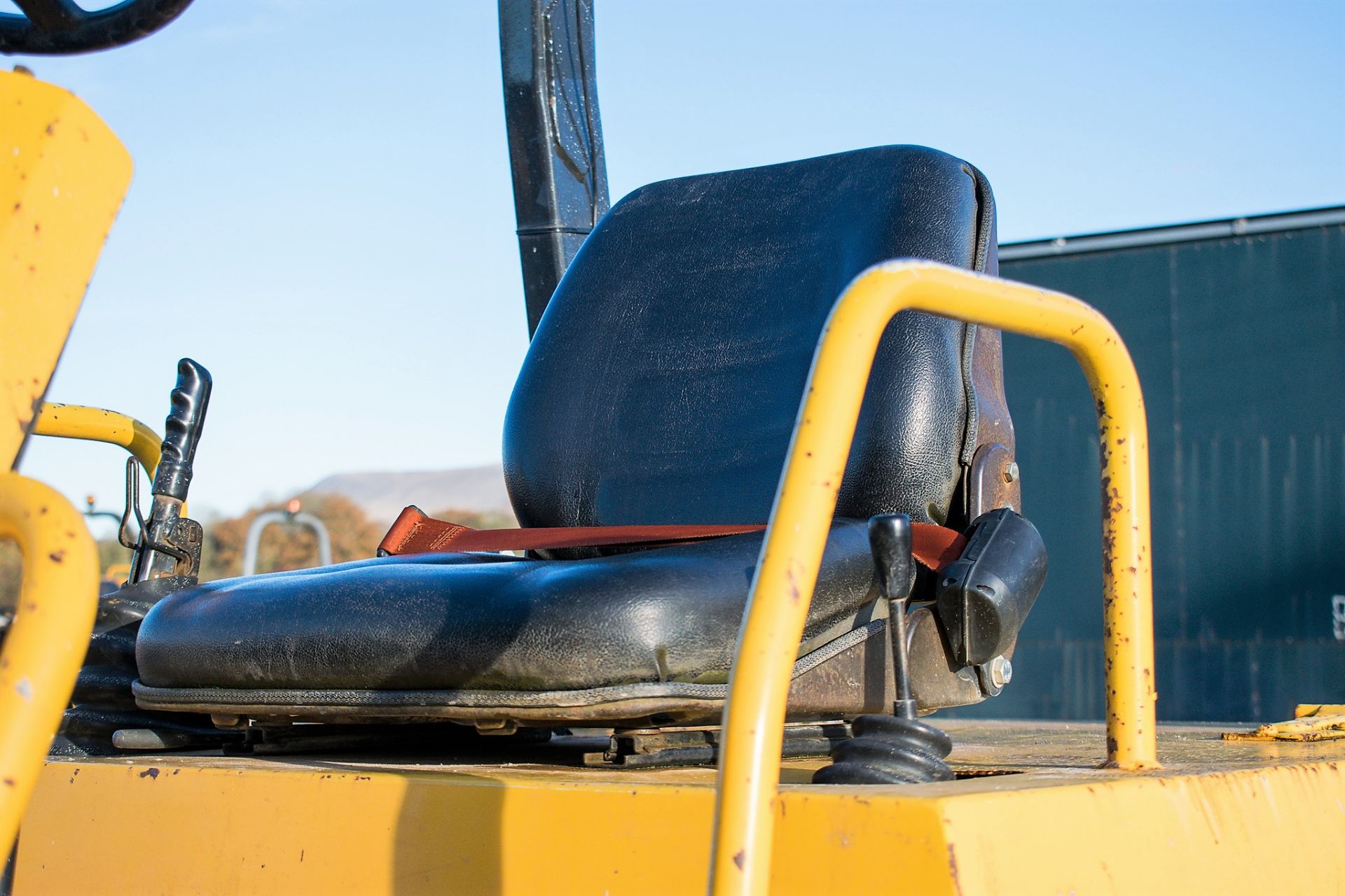 Thwaites 6 tonne straight skip dumper Year: 2005 S/N: 7A7406 Recorded Hours: 3674 1903 - Image 18 of 18