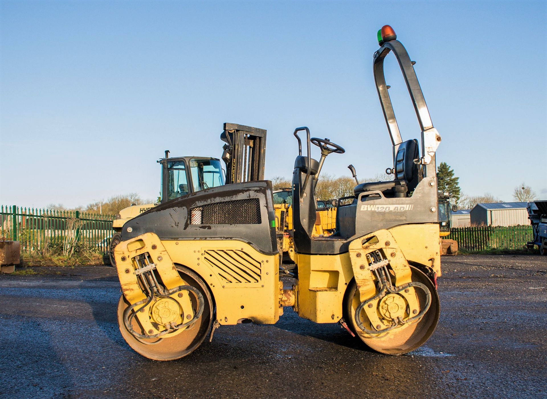 Bomag BW120 AD-4 double drum ride on roller Year: 2005 S/N: 21623 Recorded Hours: 408 R1282 - Image 7 of 14