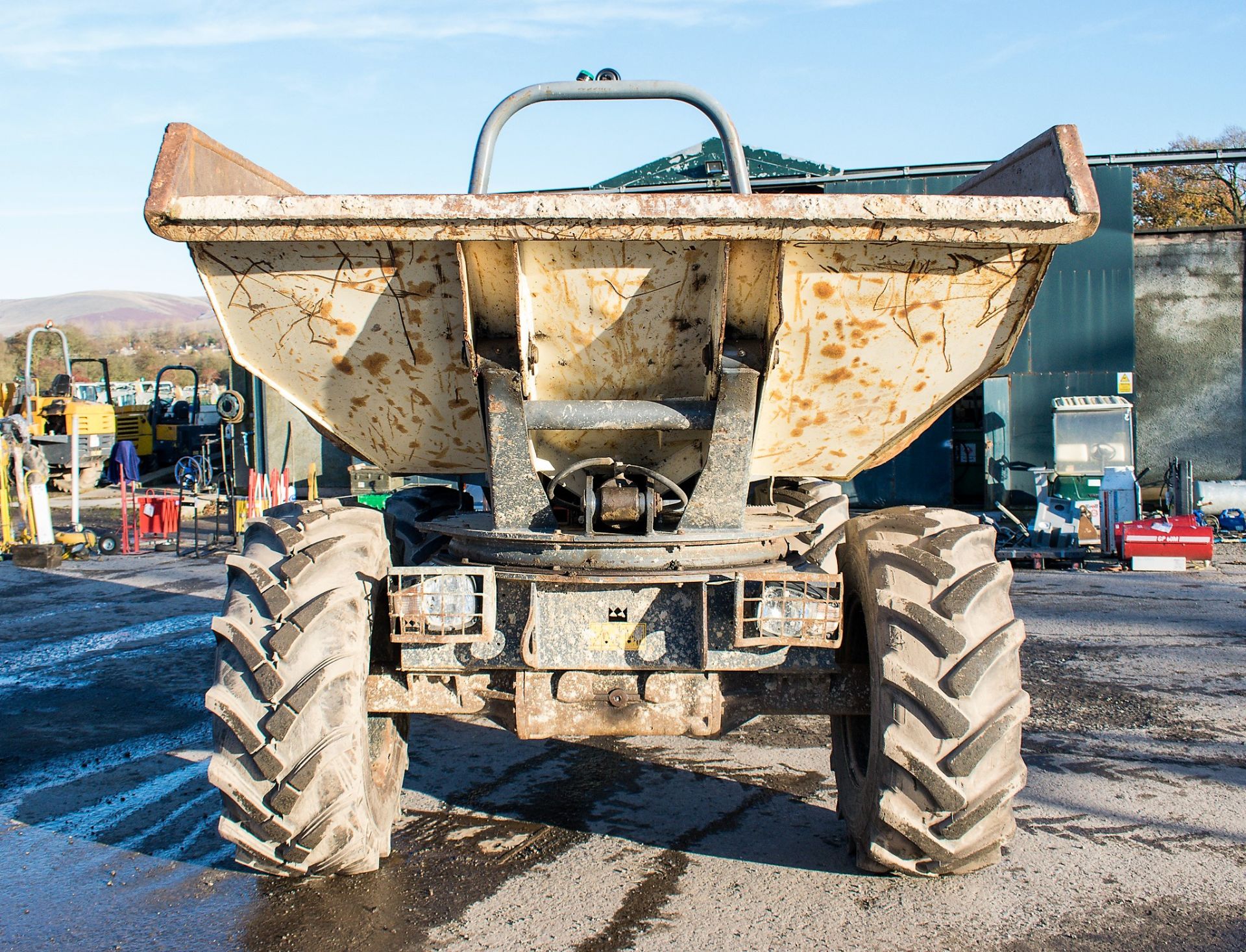 Benford Terex 6 tonne swivel skip dumper Year: 2008 S/N: E801FX824 Recorded Hours: 3399 1402 - Image 5 of 18