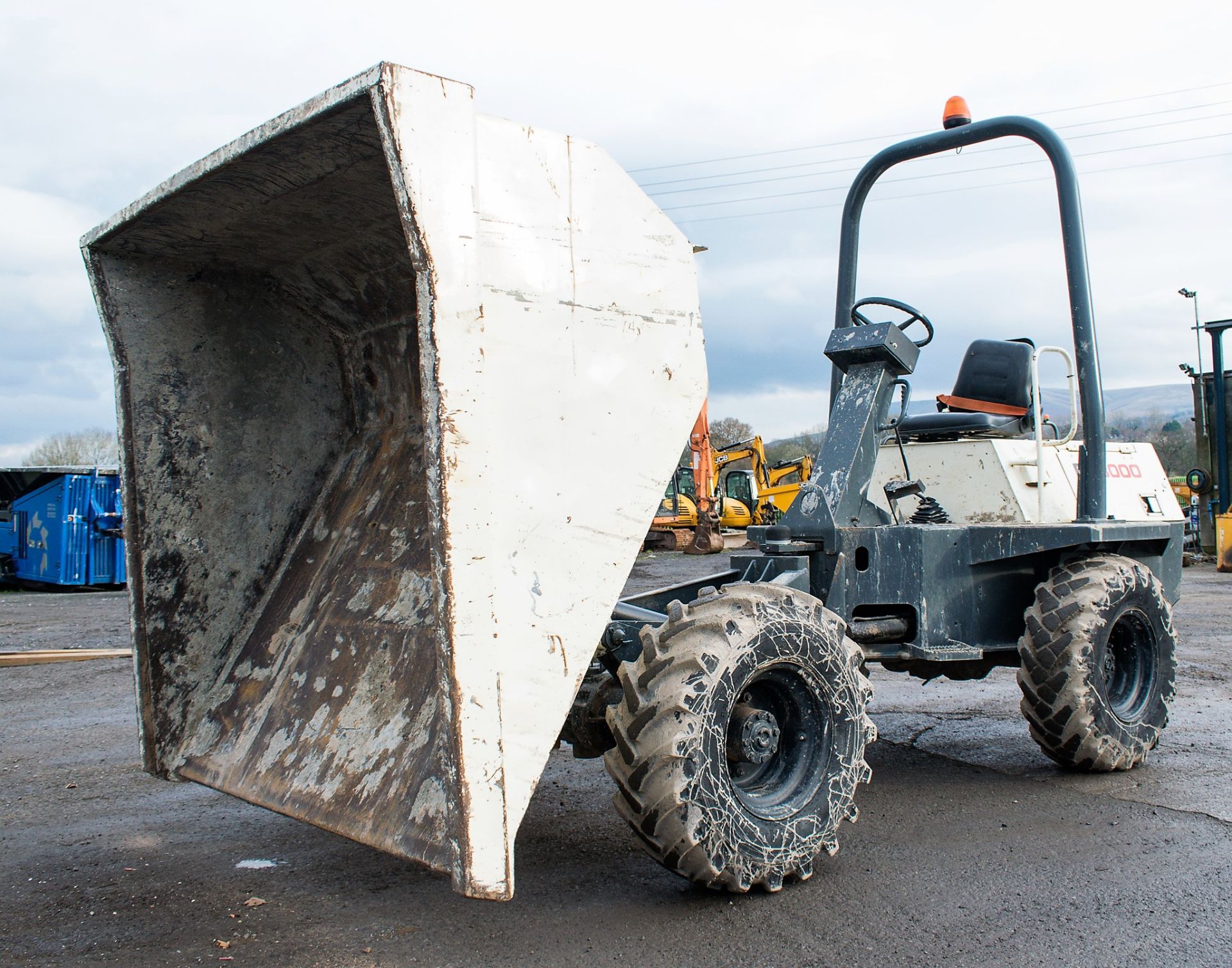 Benford Terex 3 tonne straight skip dumper Year: 2005 S/N: E512FR001 Recorded Hours: 2620 D1272 - Image 7 of 19