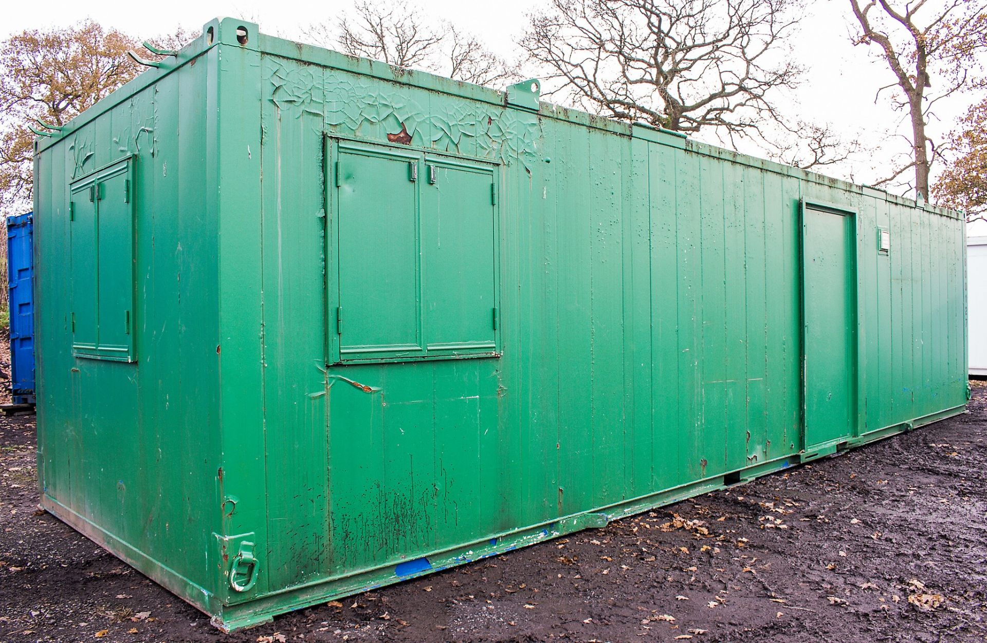 32 ft x 10 ft steel anti vandal toilet site unit Comprising of: Office, lobby, gents toilet (2 - - Image 3 of 12