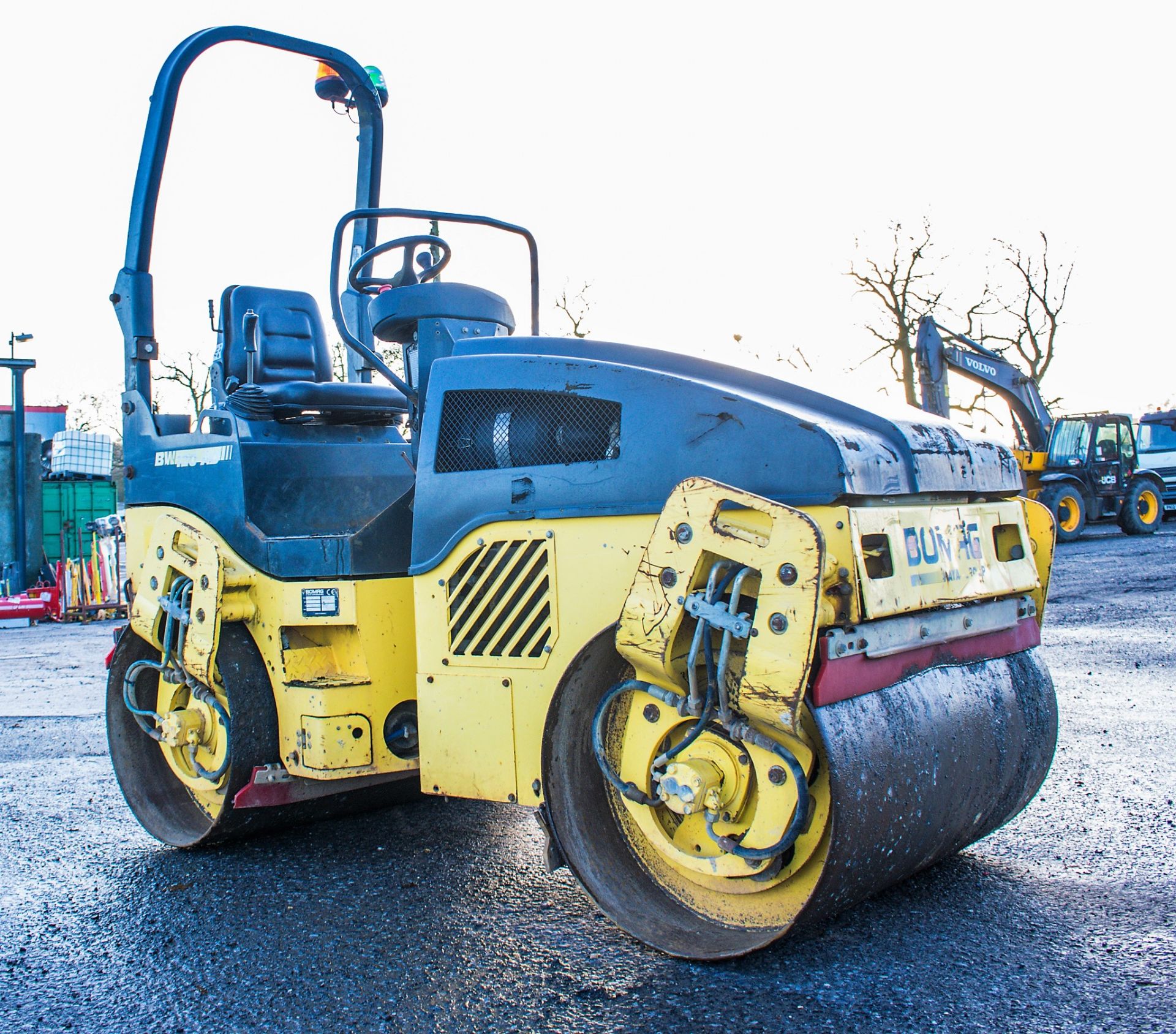 Bomag BW120 AD-4 double drum ride on roller Year: 2007 S/N: 25113 Recorded Hours: 1703 R972 - Image 2 of 14