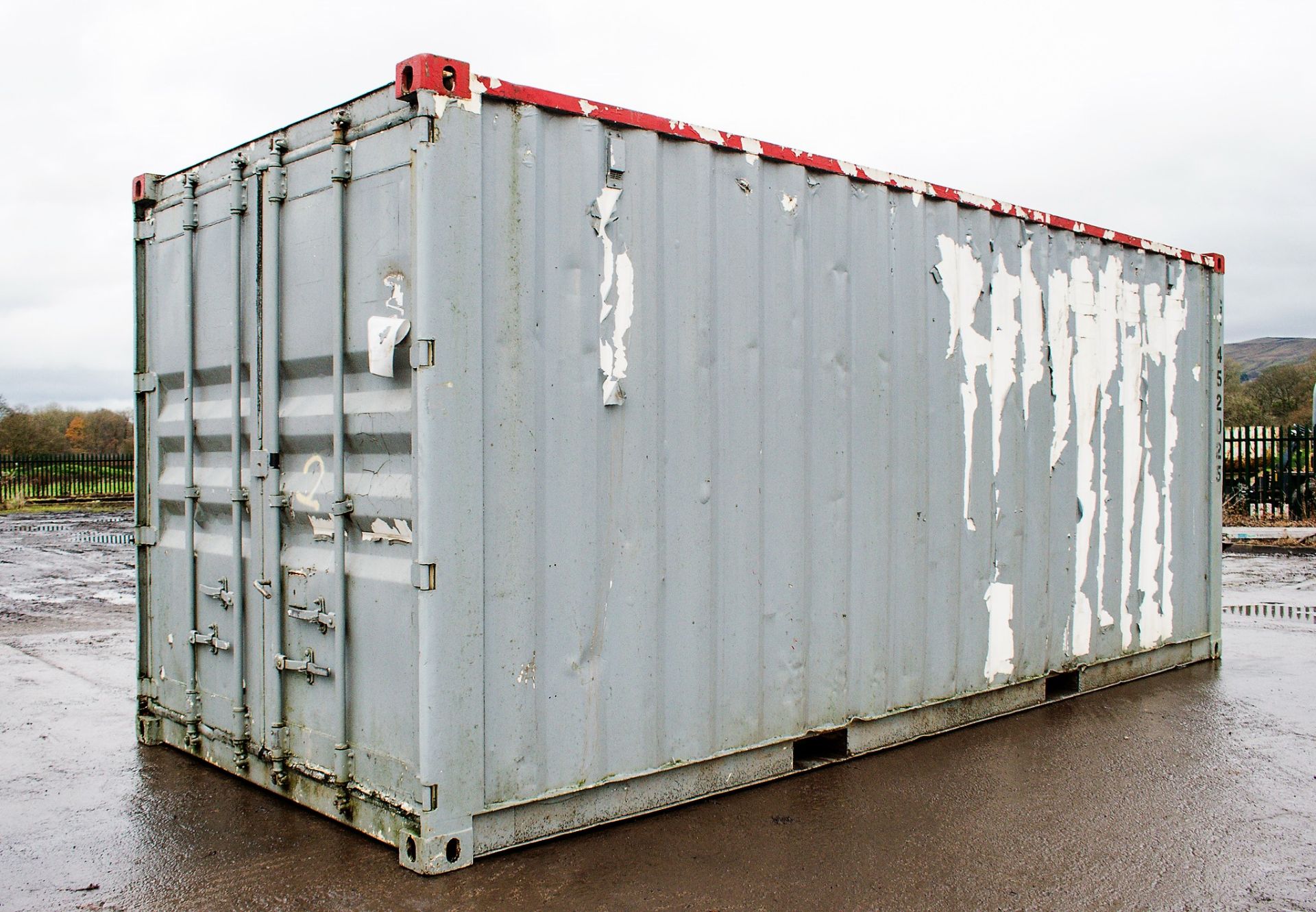 20 ft x 8 ft steel shipping container c/w keys