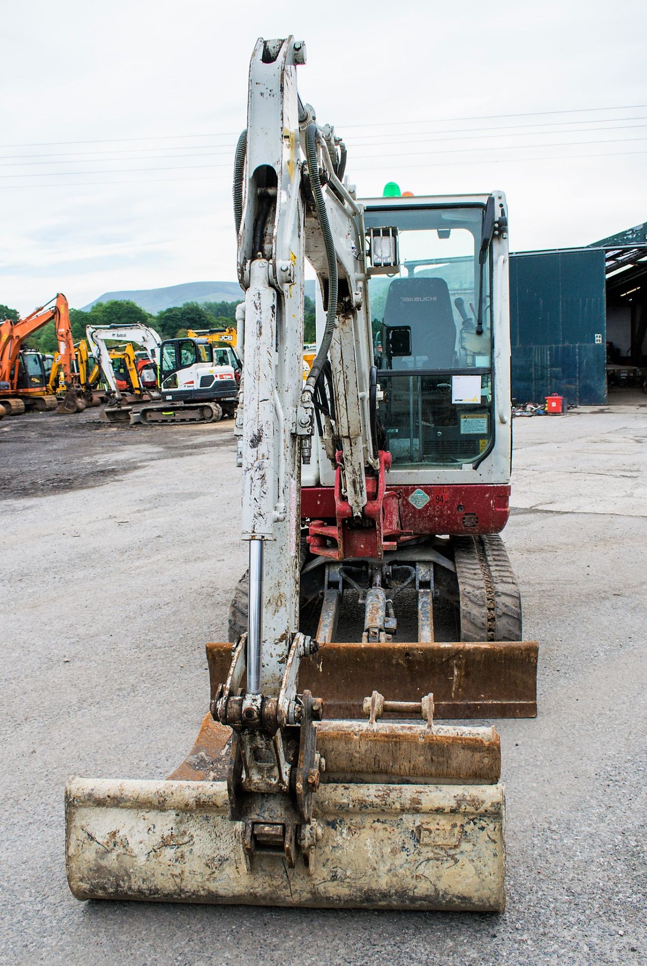 Takeuchi TB228 2.8 tonne rubber tracked mini excavator Year: 2014 S/N: 122803279 Recorded Hours: Not - Image 5 of 12