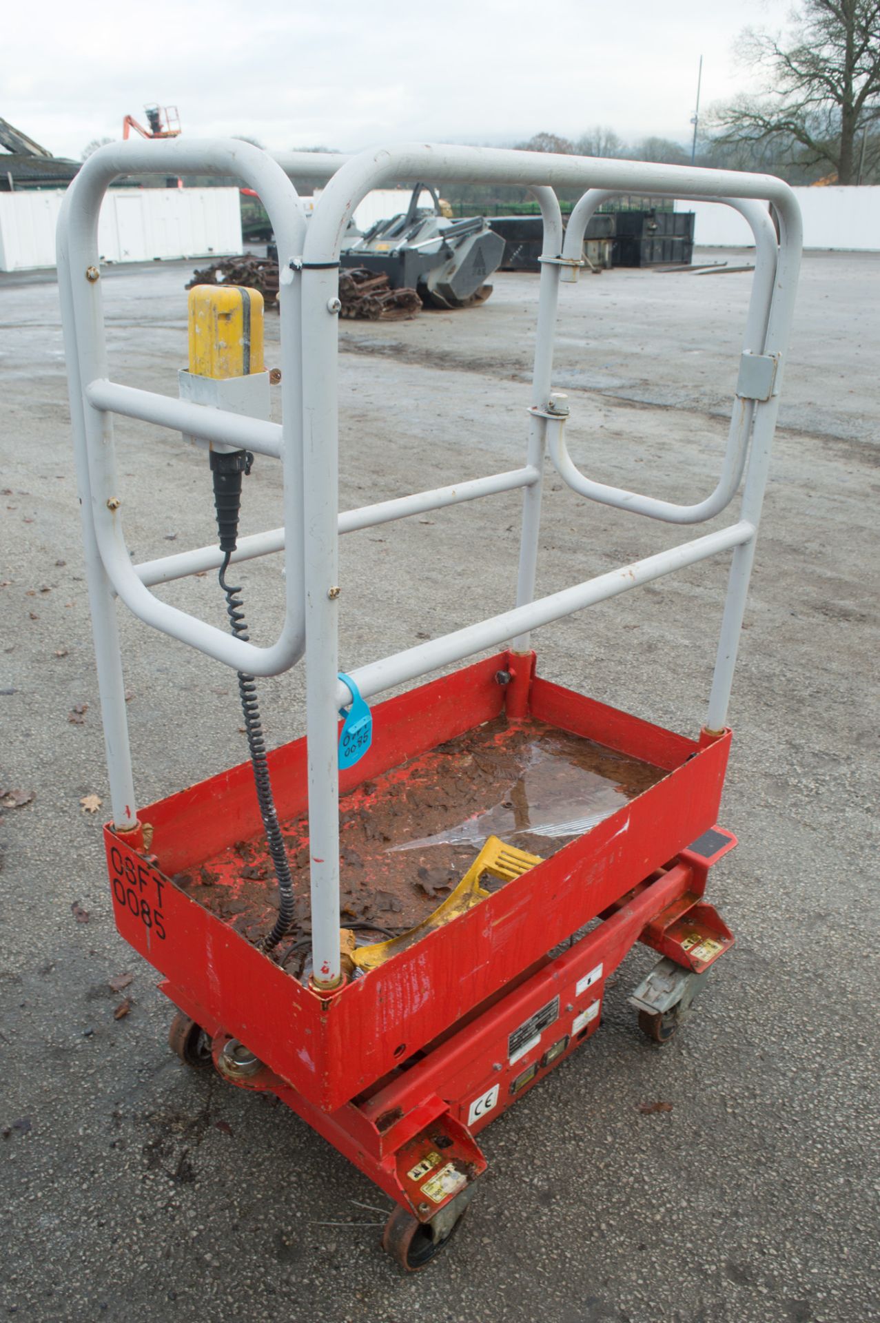 Pop Up push along battery electric access platform 08FT-0085 - Image 2 of 2