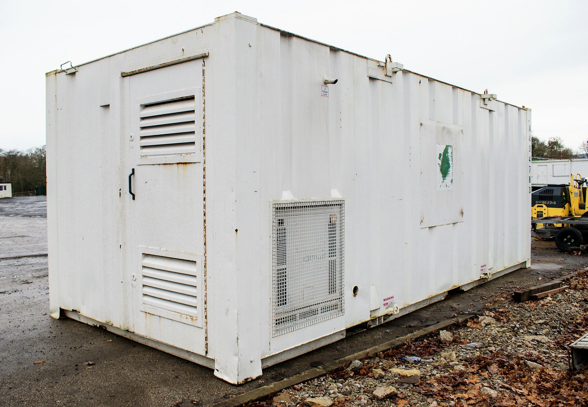 21 ft x 9 ft steel anti vandal welfare site unit Comprising of: canteen, toilet & generator room c/w - Image 3 of 13