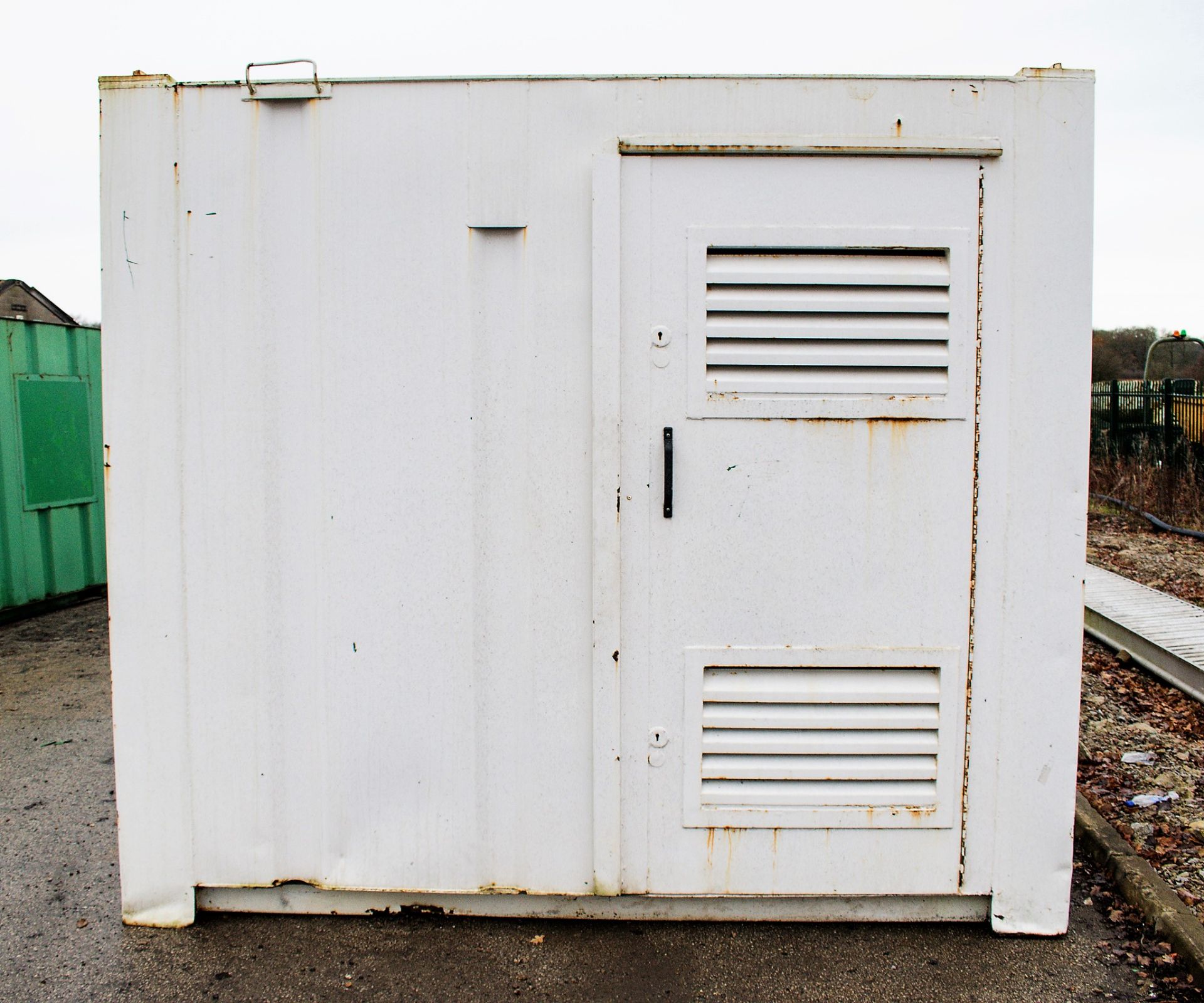 21 ft x 9 ft steel anti vandal welfare site unit Comprising of: canteen, toilet & generator room c/w - Image 6 of 13