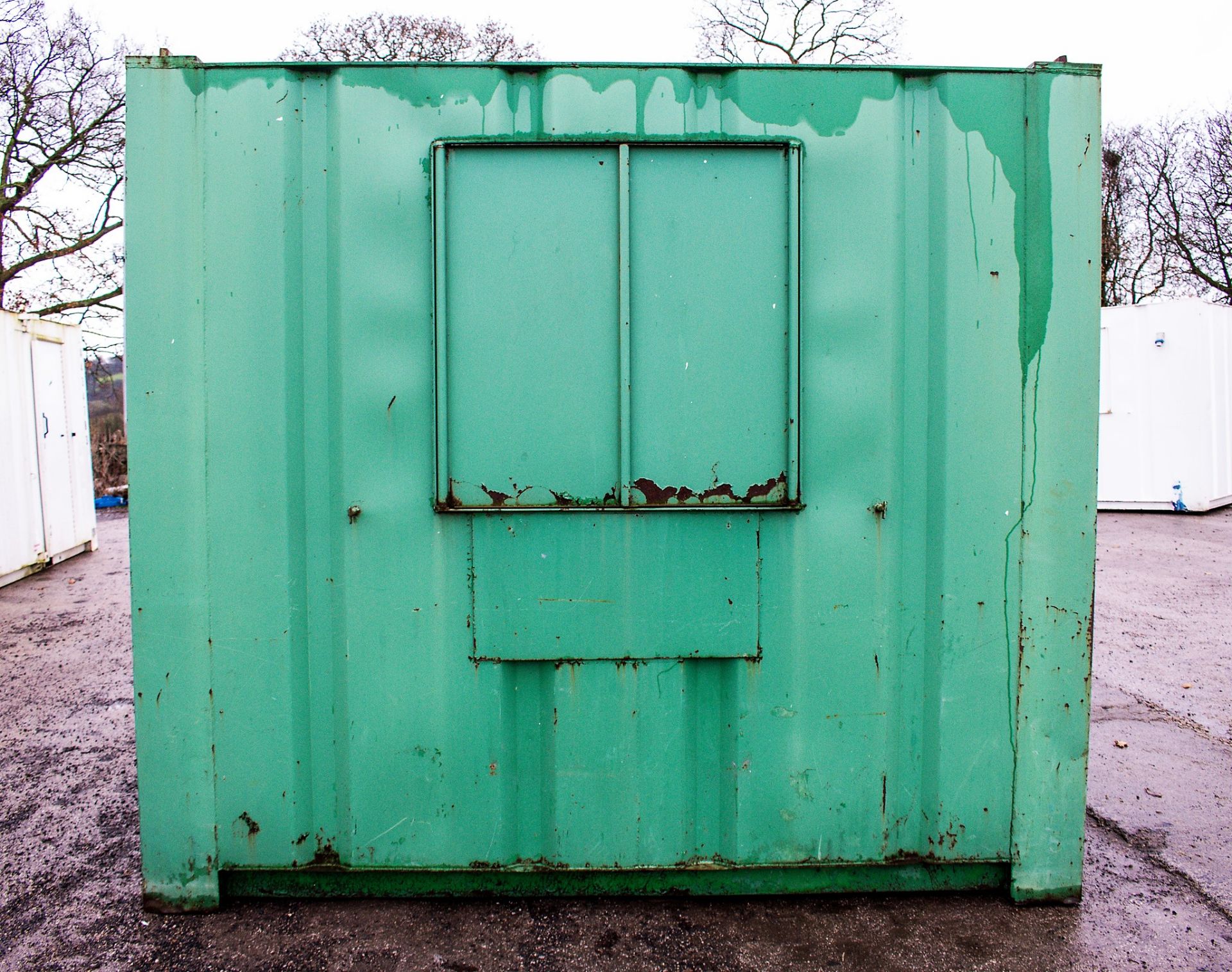 21 ft x 9 ft steel anti vandal welfare site unit Comprising of: canteen, toilet & generator room c/w - Image 5 of 12