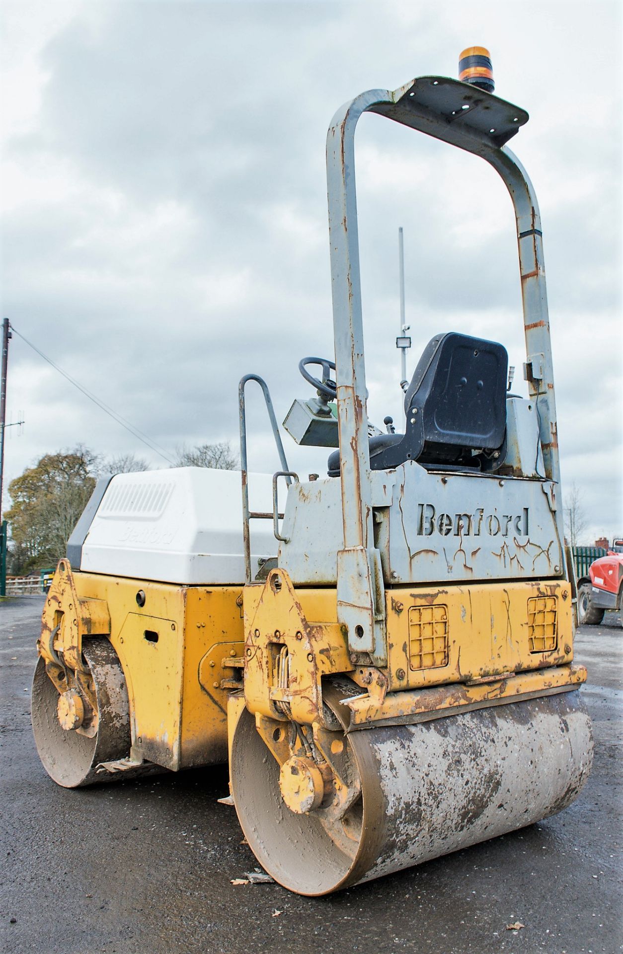 Benford Terex TV1200 double drum ride on roller Year: 2002 S/N: ET02CC033 Recorded Hours: 2434 - Image 3 of 14