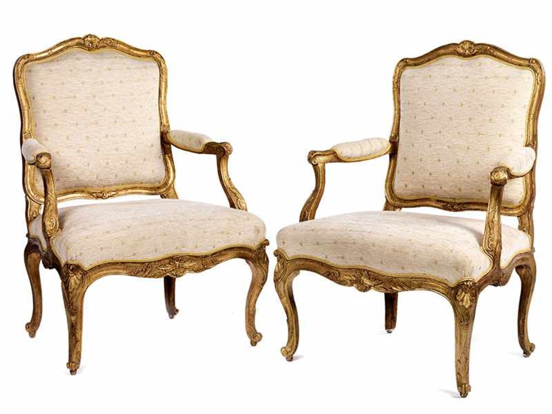 Ein Paar Fauteuils Lehnenhöhe: 105 cm. Sitzhöhe: 45 cm. Frankreich, 18. Jahrhundert. Holz,
