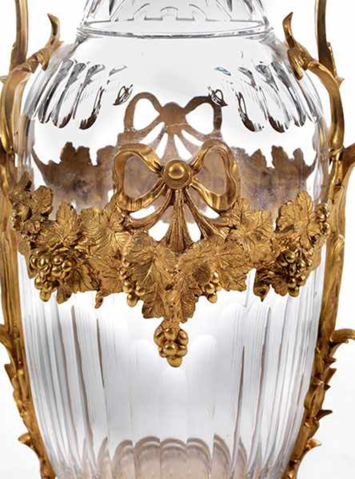 Sehr große Glasvase im Louis XV-Stil Höhe: 75,5 cm. Frankreich, 19. Jahrhundert. Klares Glas, - Bild 3 aus 5