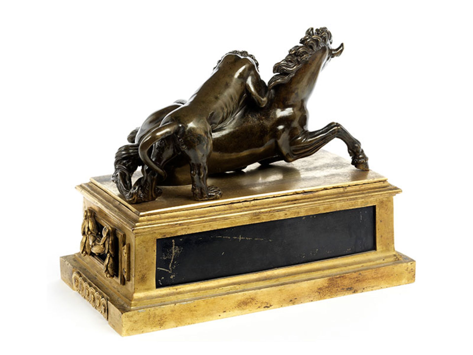 Italienischer Bildhauer des ausgehenden 18. Jahrhunderts LÖWE REIßT EIN PFERD Höhe: 30 cm. - Bild 4 aus 6
