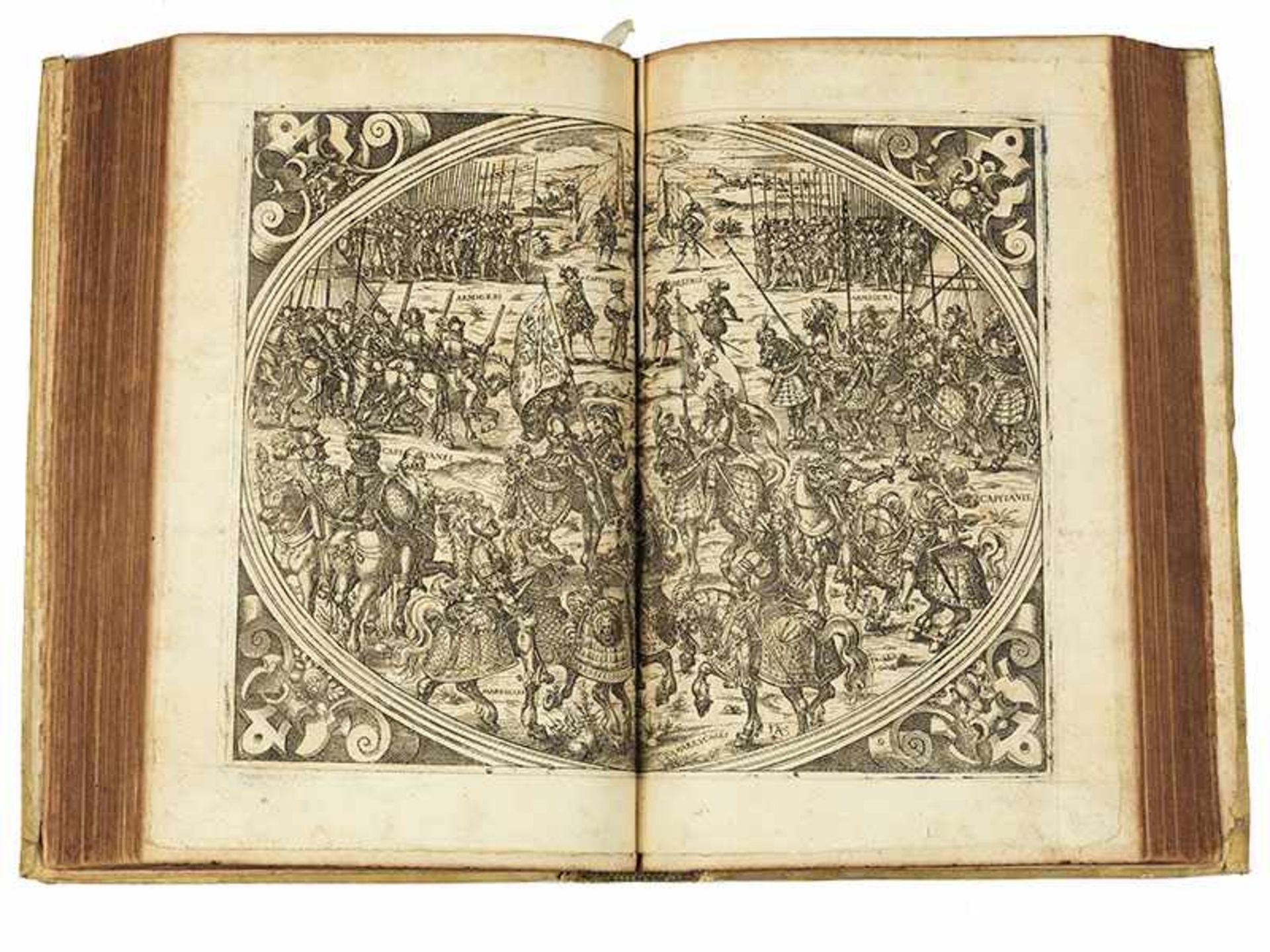 Barthélemy de Chasseneux, Catalogus gloriae mundi. Folio. ca. 35,5 x 24 cm. Frankfurt, Feyerabend, - Bild 7 aus 11