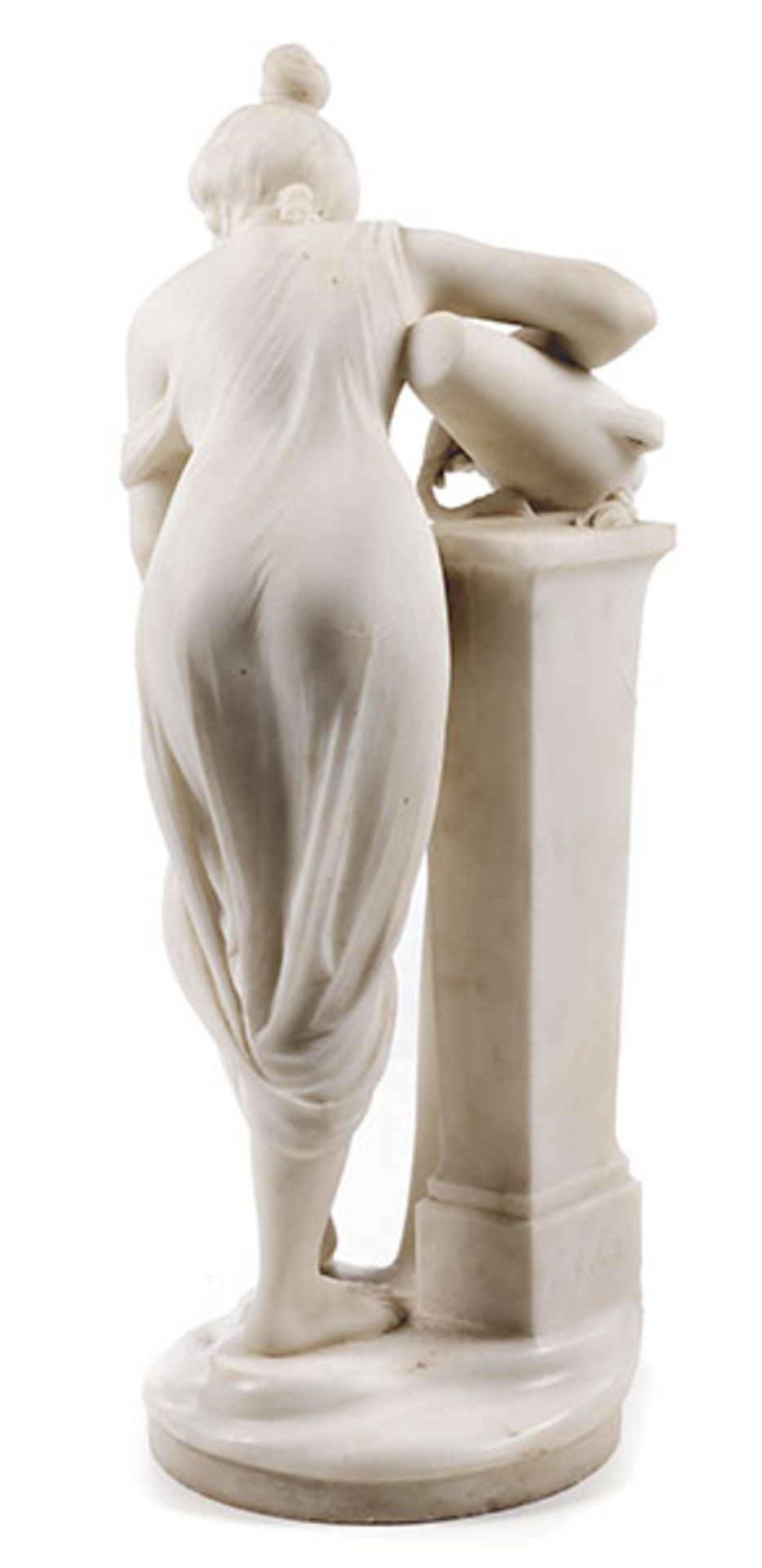 Das Fußbad Höhe: 83 cm. Italien, Anfang 20. Jahrhundert. In weißem Marmor gestaltete Jugendstilfigur - Bild 3 aus 5