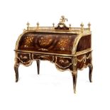 Imposantes Rollbureau im Louis XV-Stil Höhe: 107 cm. Breite: 147 cm. Tiefe: 90 cm. Neuzeitlich.