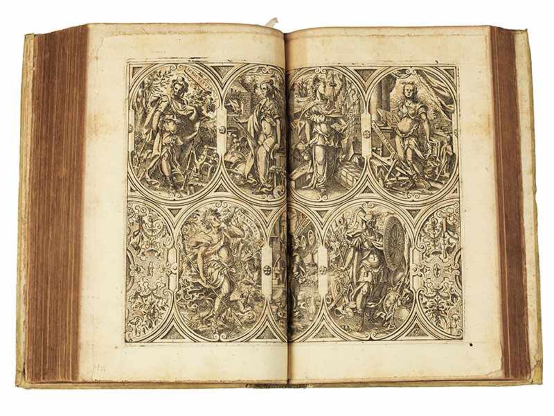 Barthélemy de Chasseneux, Catalogus gloriae mundi. Folio. ca. 35,5 x 24 cm. Frankfurt, Feyerabend, - Bild 9 aus 11