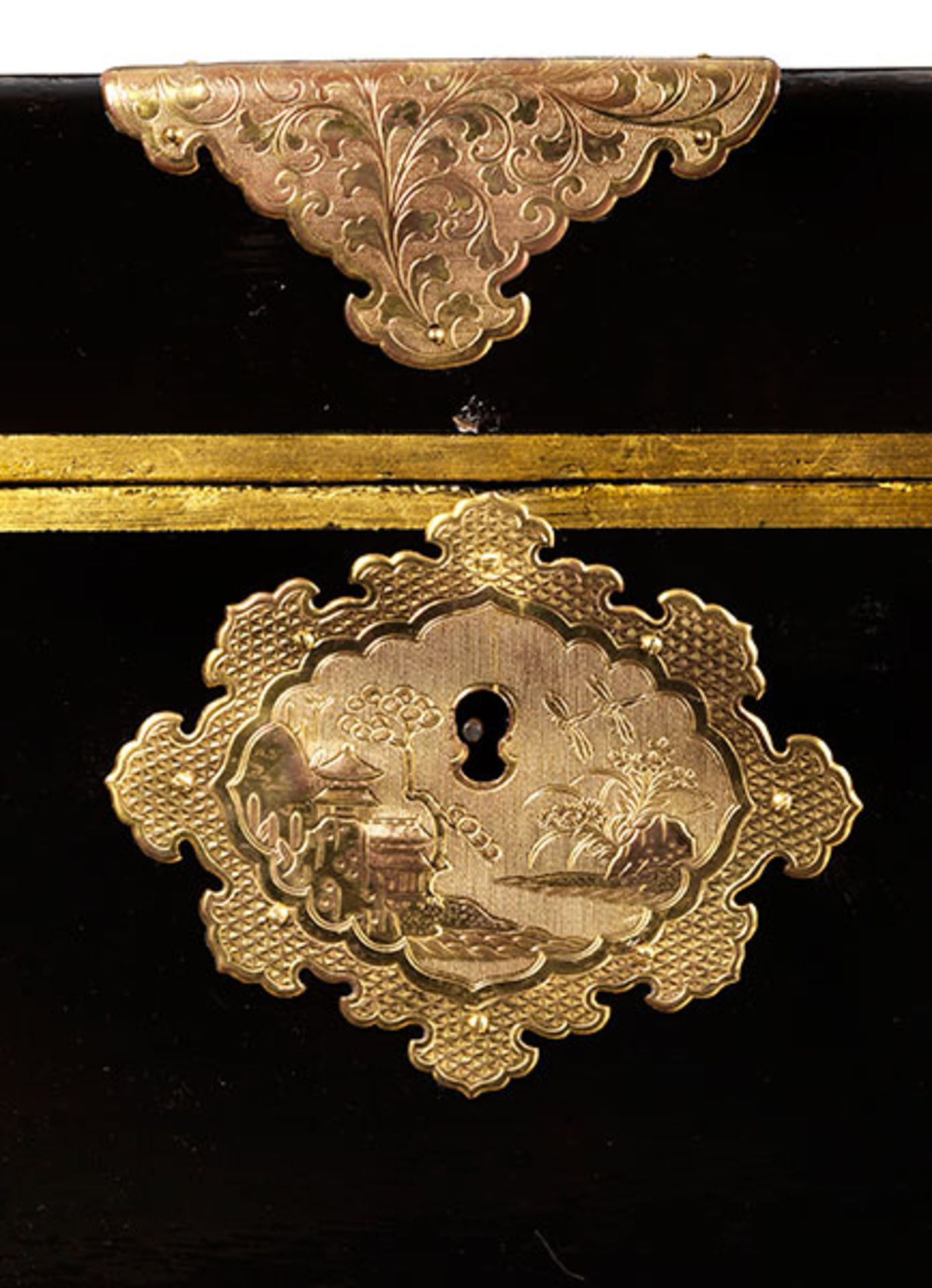 Japanische Lackkassette auf Louis XIV-Basis Höhe: 86Â cm. Breite: 70 cm. Tiefe: 51 cm. Auf - Bild 3 aus 4