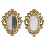 Paar vergoldete Spiegel Höhe: 100 cm. Breite: 81 cm. Italien, 18. Jahrhundert Holzgeschnitzte,