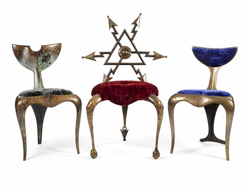 Marc Brazier-Jones, geb. 1956 Neuseeland Drei Kunststühle aus Bronze WALETAIL CHAIR Höhe: ca. 84,5