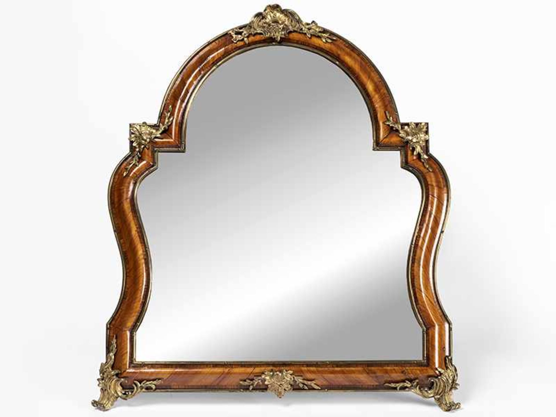 Louis XV-Toilettespiegel Höhe: 73 cm. Breite: 65 cm. Paris, um 1740. Eleganter passiger Spiegel - Bild 9 aus 13