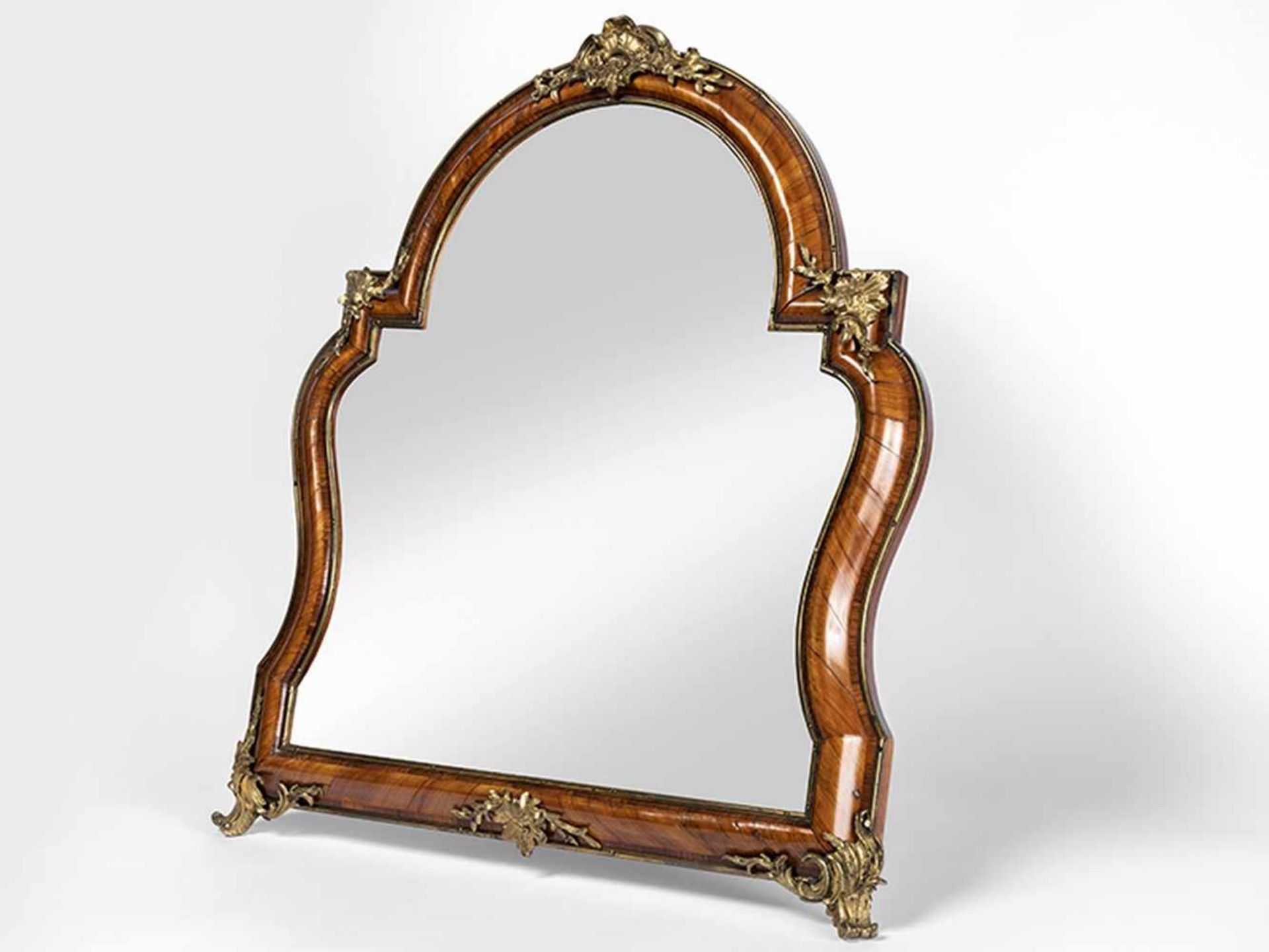 Louis XV-Toilettespiegel Höhe: 73 cm. Breite: 65 cm. Paris, um 1740. Eleganter passiger Spiegel - Bild 7 aus 13